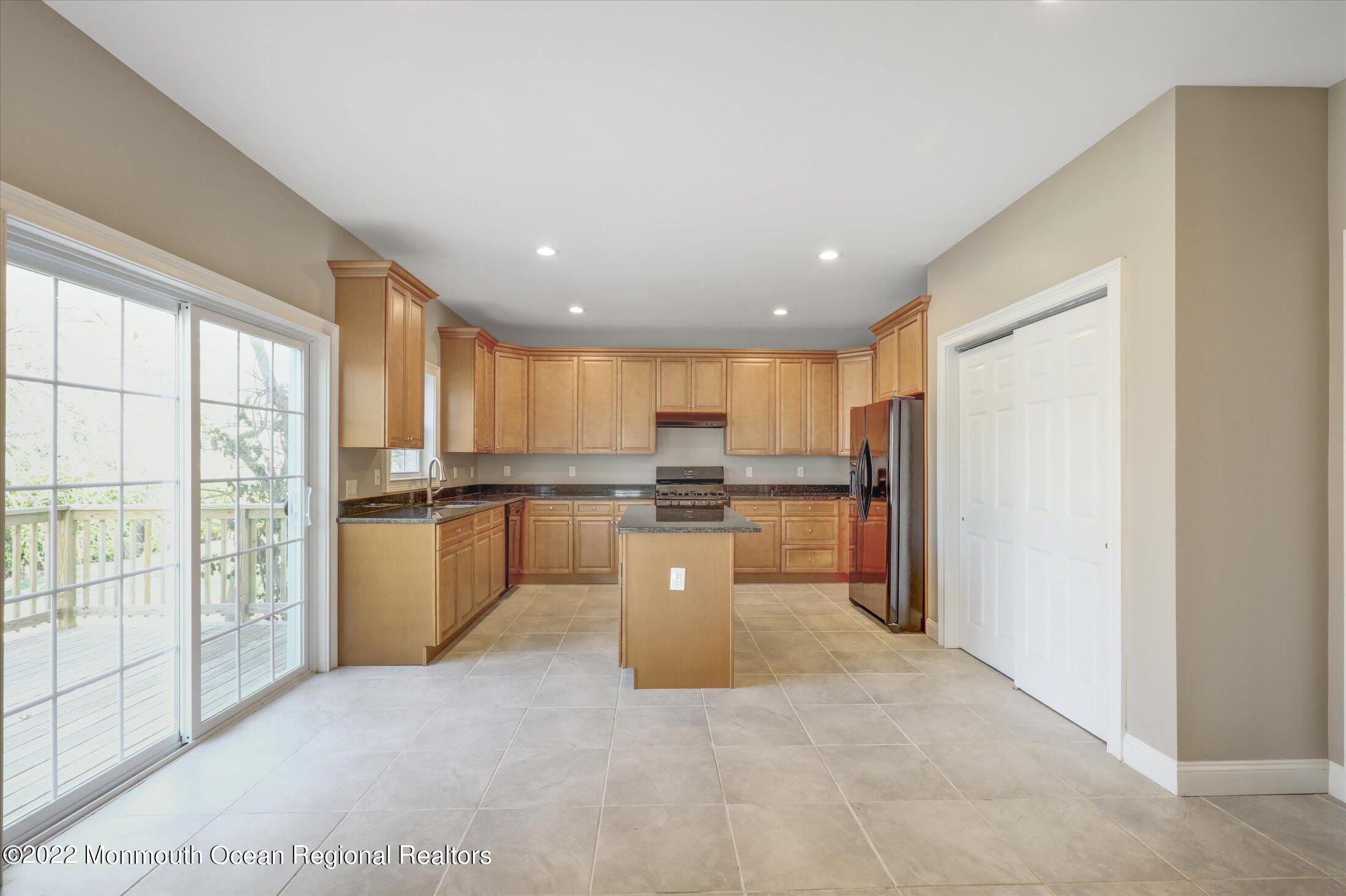 599 Line Road Aberdeen, NJ 07747 - Photo 20 of 45 18-Kitchen