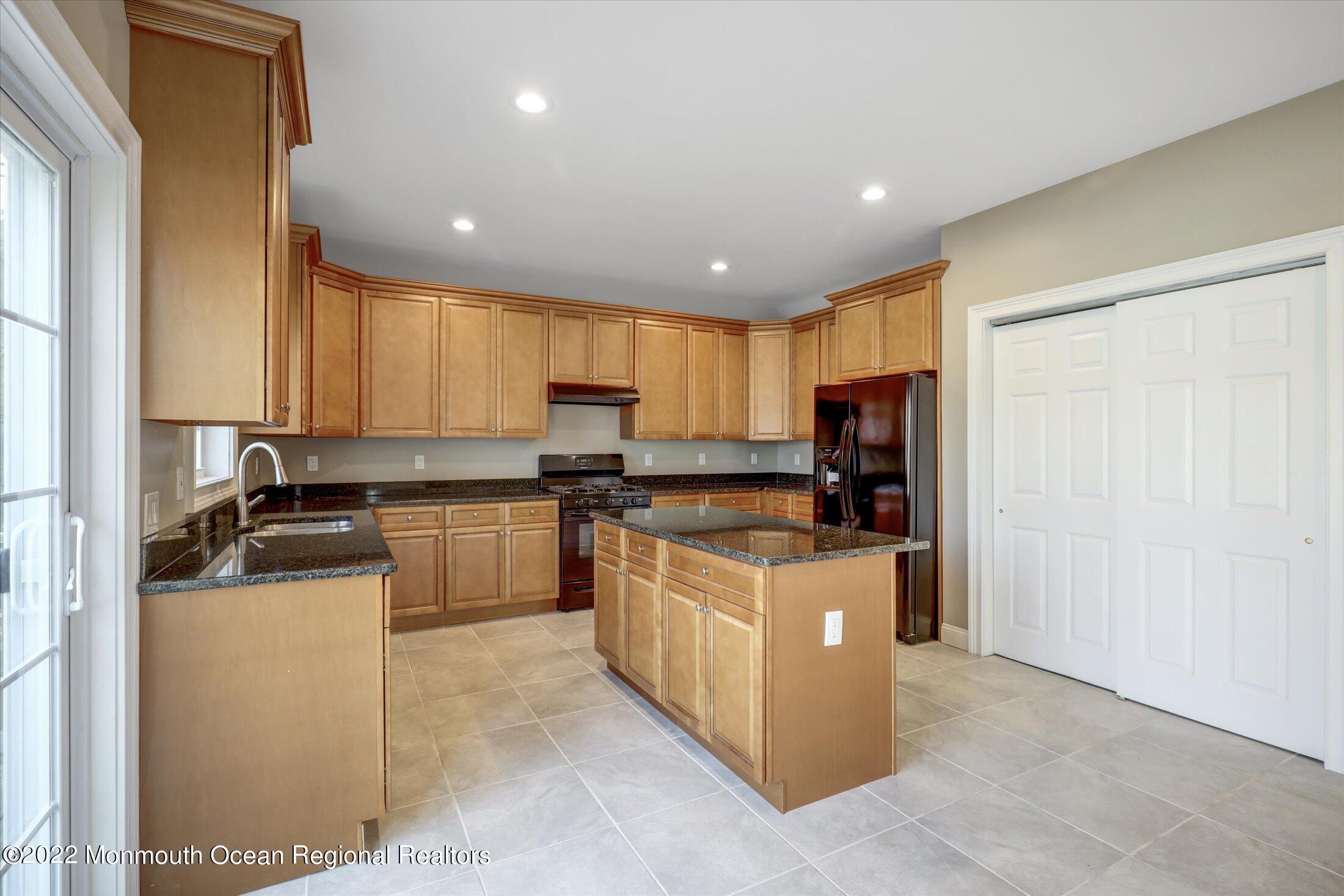 599 Line Road Aberdeen, NJ 07747 - Photo 21 of 45 19-Kitchen