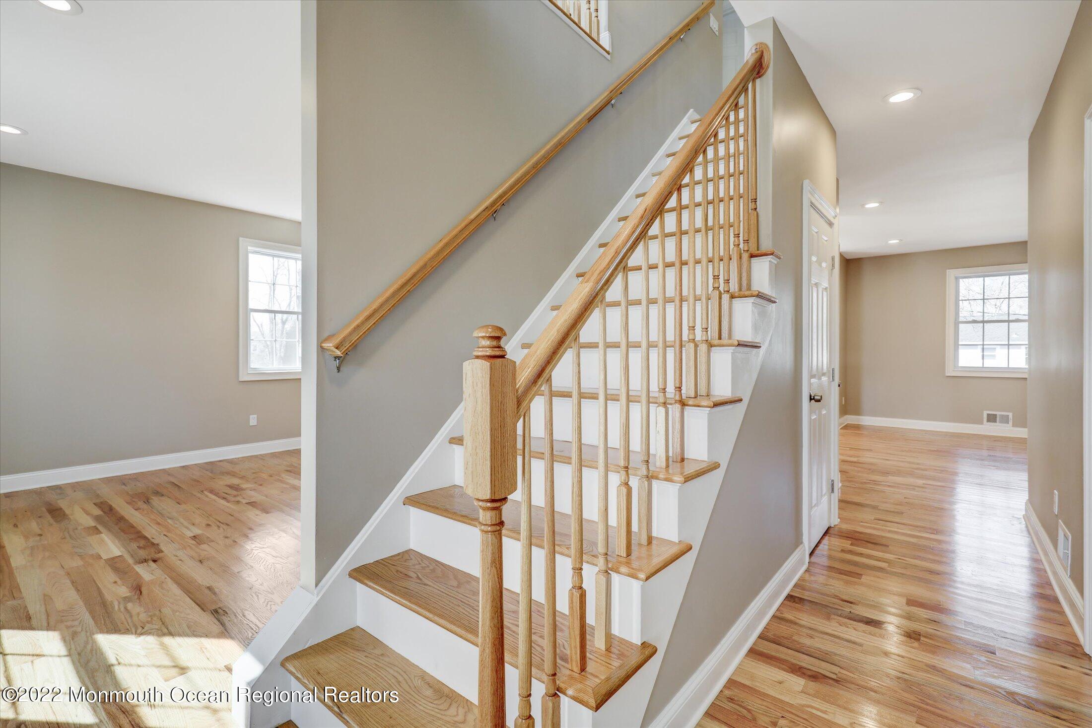 599 Line Road Aberdeen, NJ 07747 - Photo 6 of 45 06-Foyer