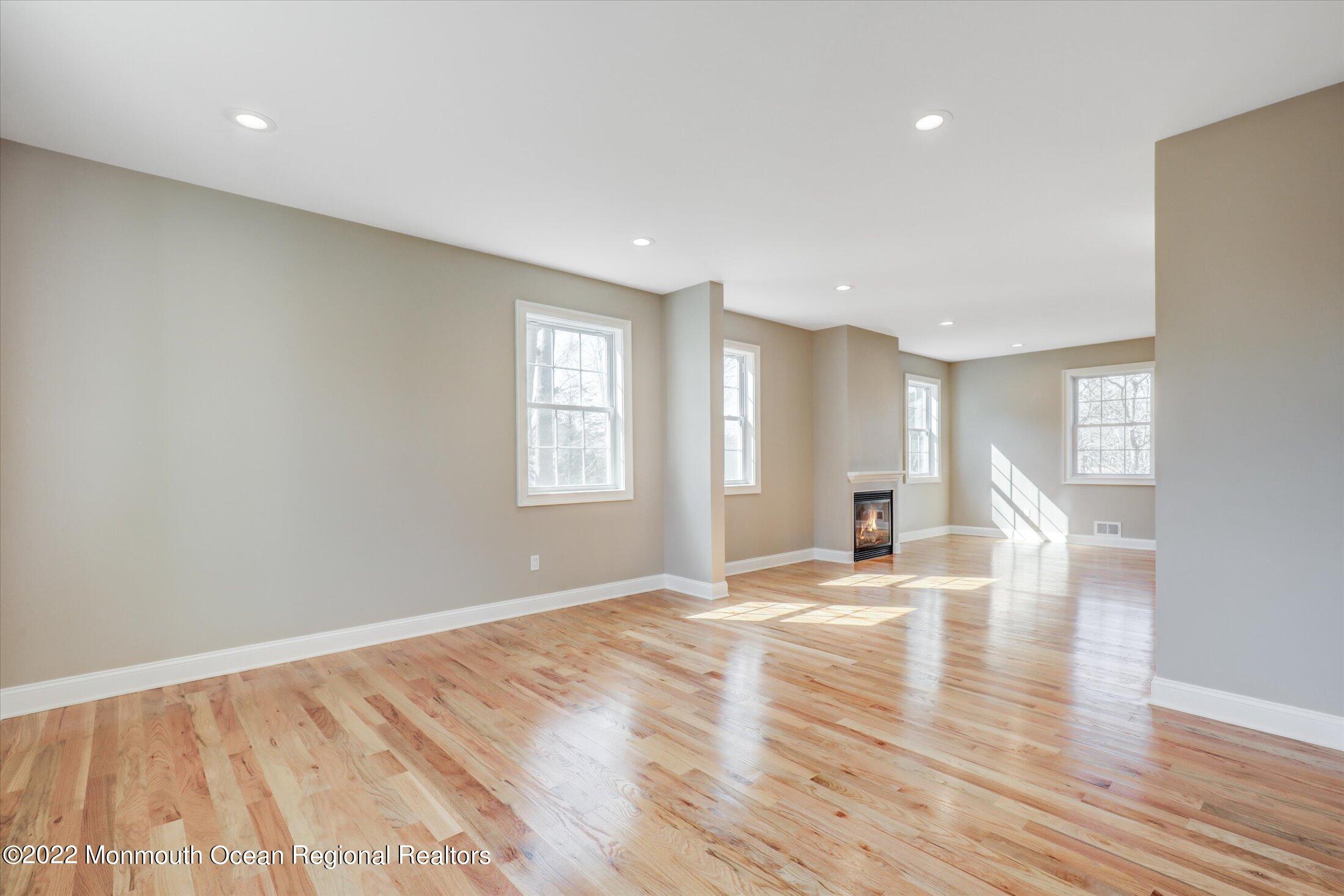 599 Line Road Aberdeen, NJ 07747 - Photo 7 of 45 07-Living Room