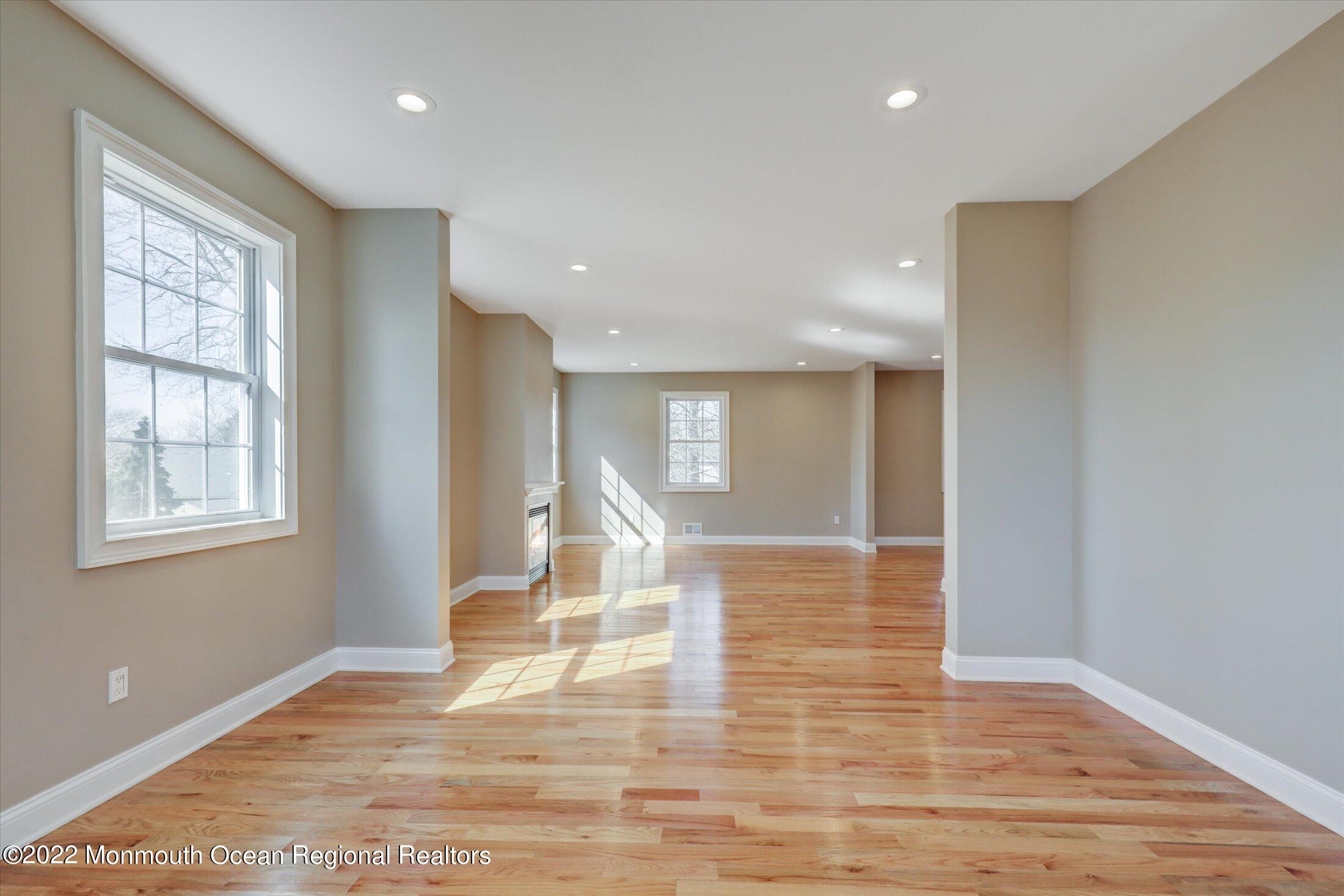 599 Line Road Aberdeen, NJ 07747 - Photo 9 of 45 09-Living Room