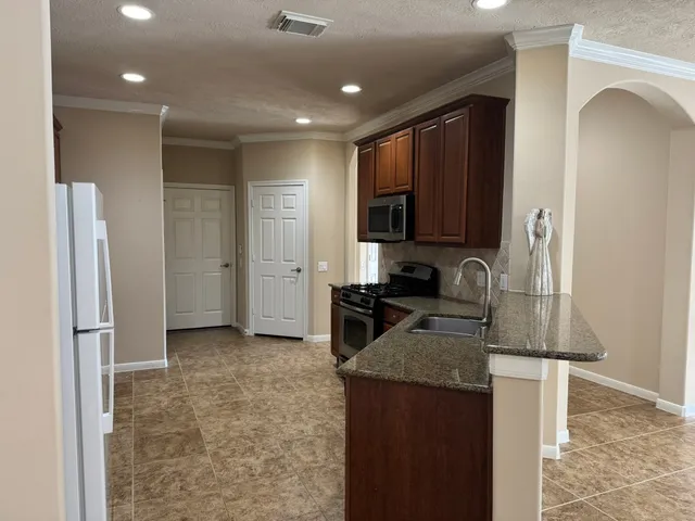 $265,000 | 43 Abercrombie Place, Conroe, TX 77384