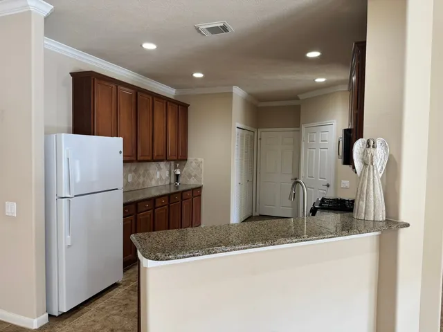 $265,000 | 43 Abercrombie Place, Conroe, TX 77384