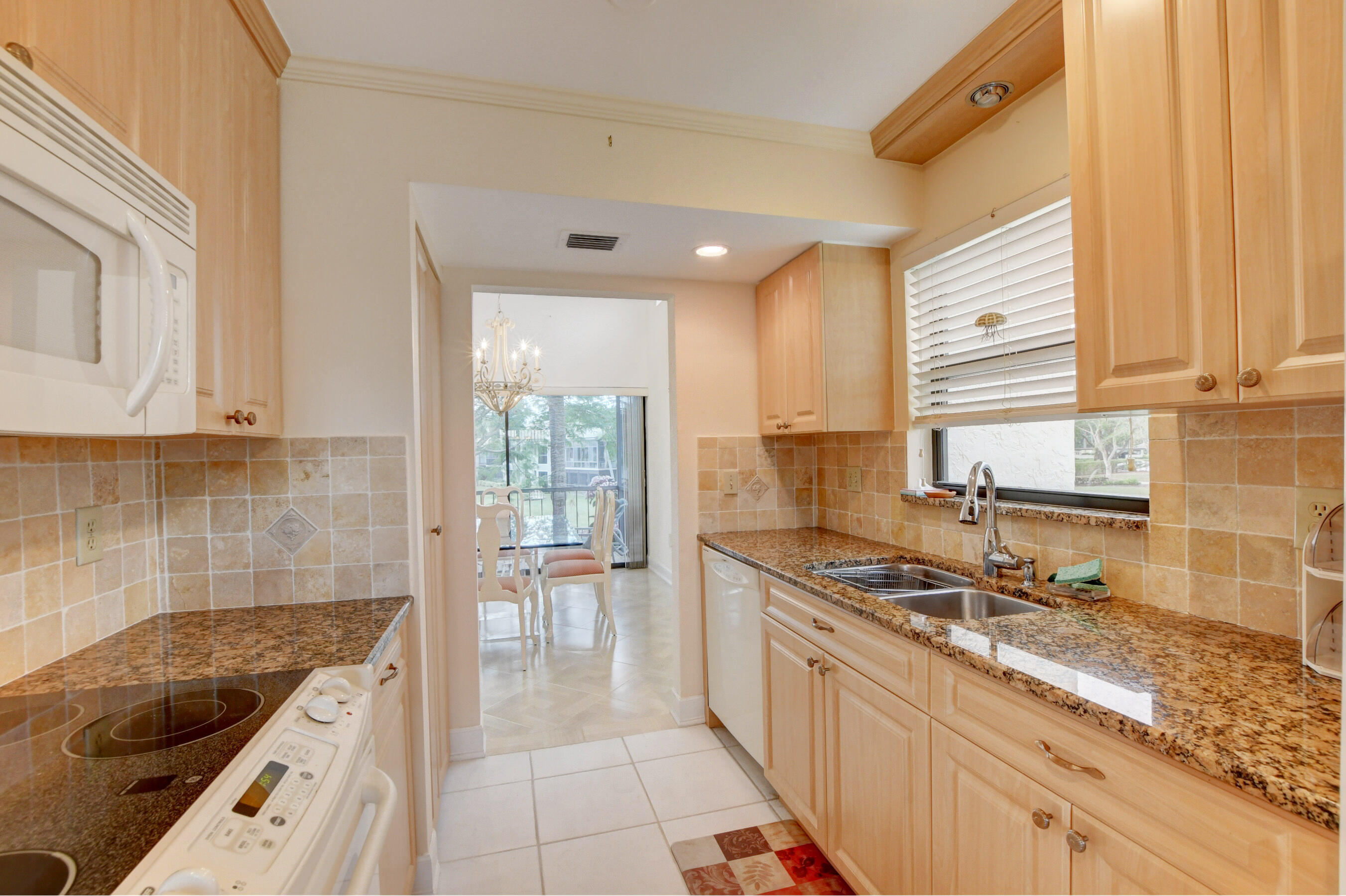 7759 Lakeside Boulevard, Unit 806 Boca Raton, FL 33434 - Photo 13 of 95 Kitchen