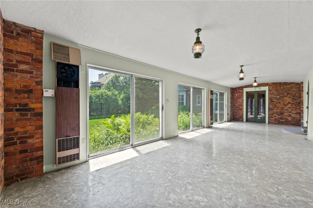 2945 Fontenay Road Cleveland, OH 44120 - Photo 32 of 49 Gallery Image 32