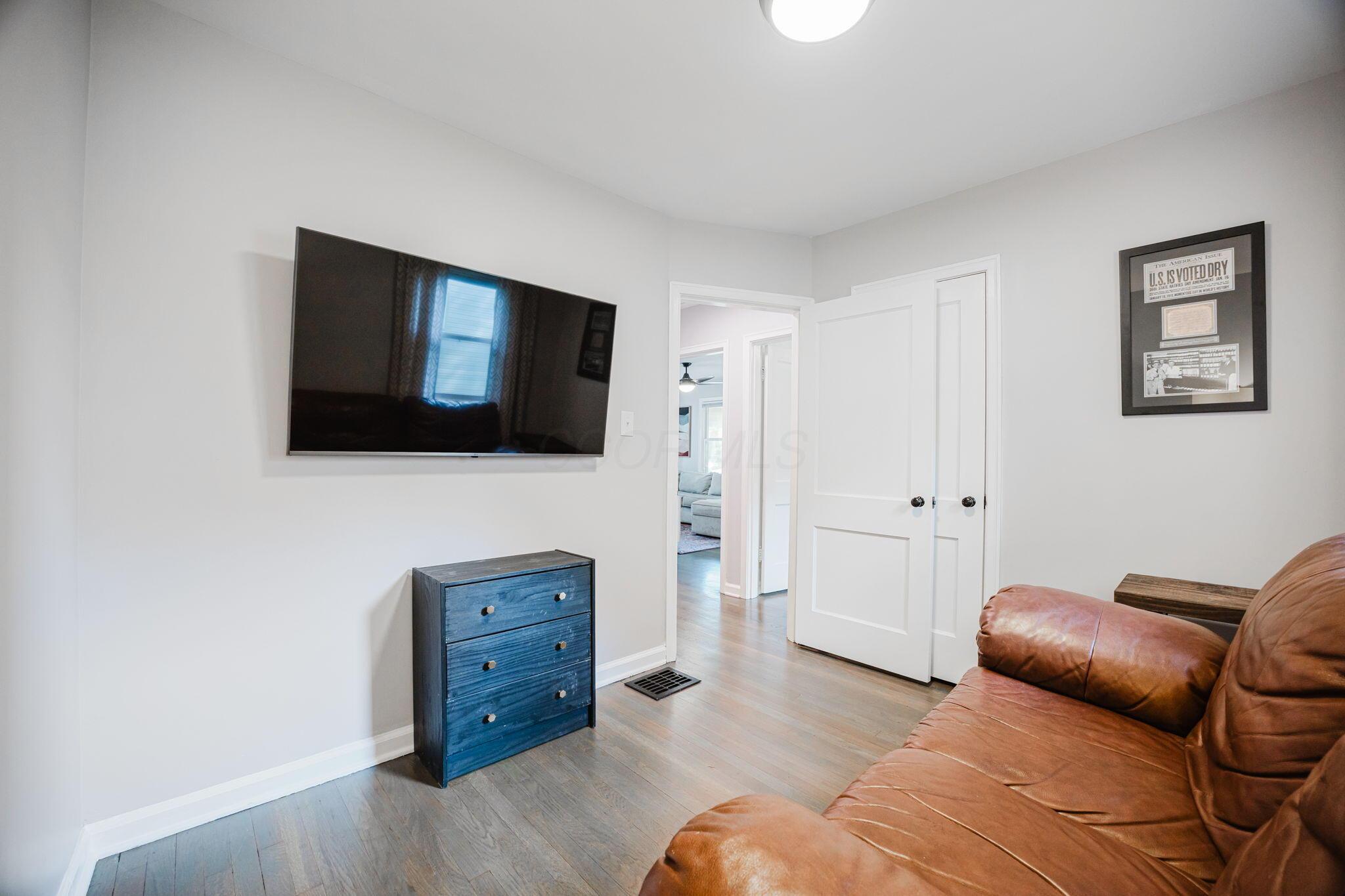 812 South Chesterfield Road Columbus, OH 43209 - Photo 22 of 40