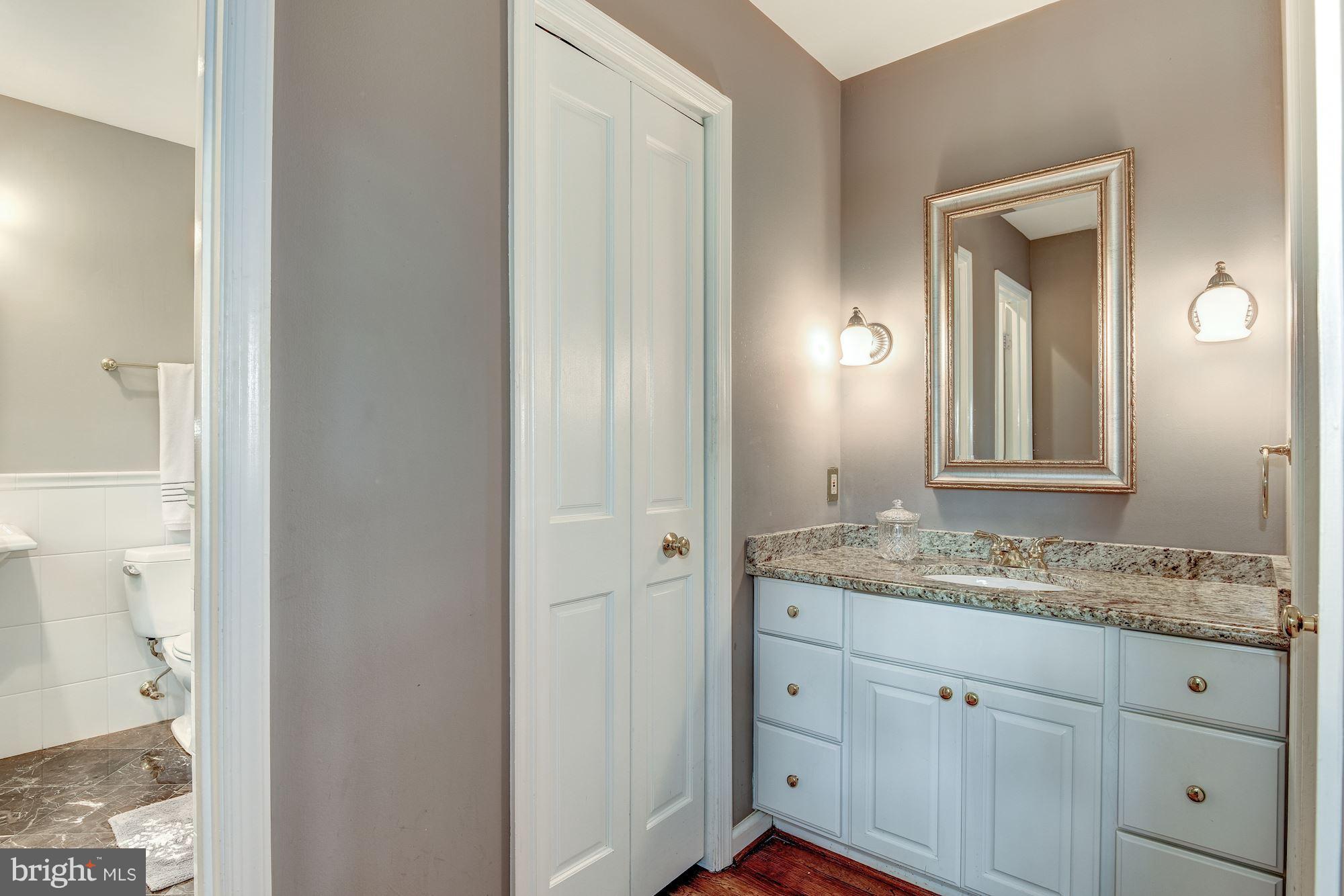 11801 Hunting Ridge Court Potomac, MD 20854 - Photo 14 of 27 Upper Level - Master Bathroom