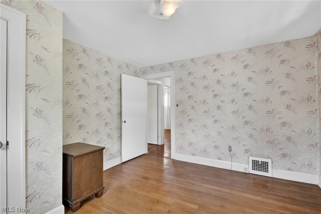 927 Englewood Road Cleveland Heights, OH 44121 - Photo 21 of 37
