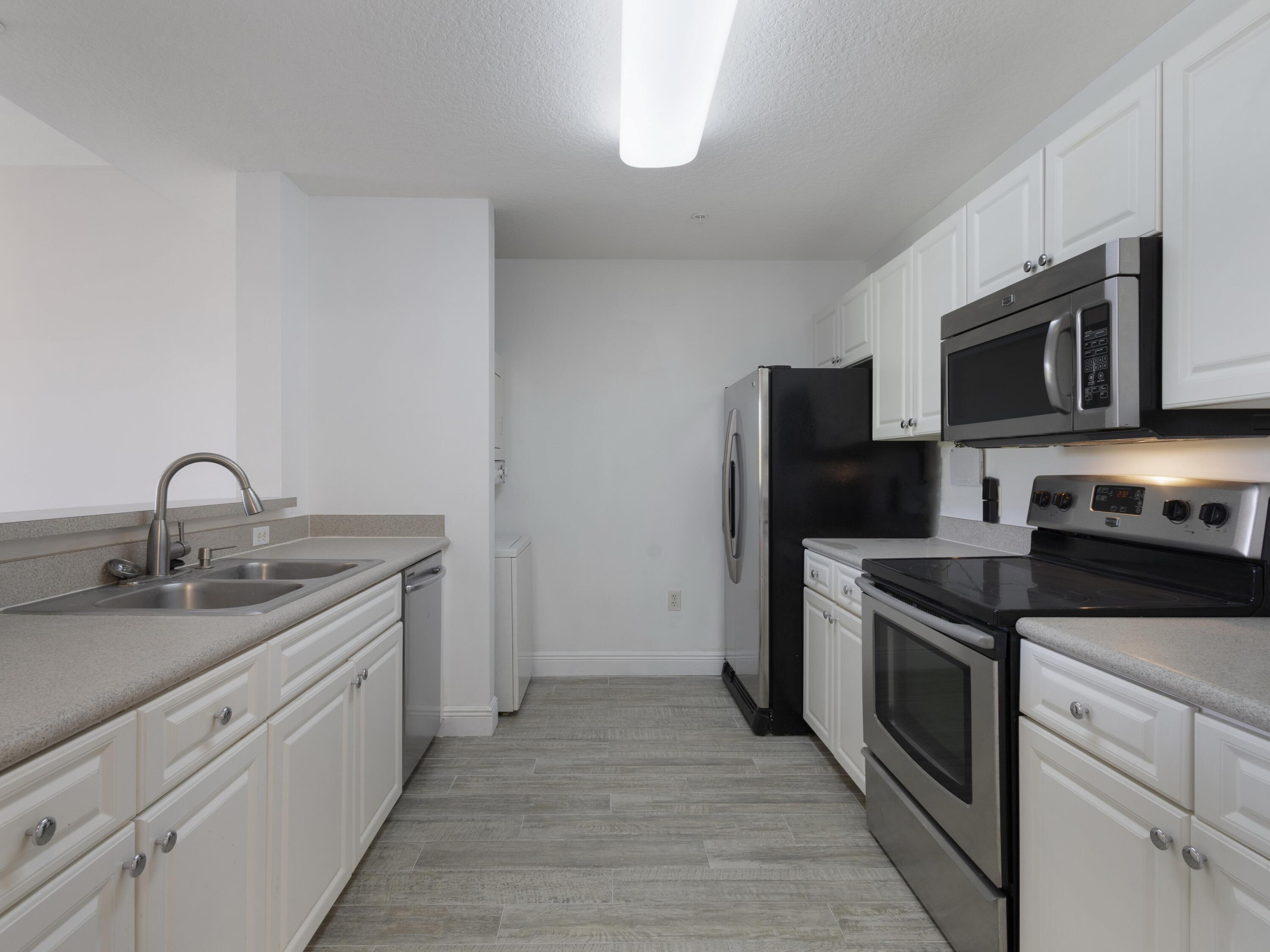 1155 Main Street, Unit 309 Jupiter, FL 33458 - Photo 7 of 35 Kitchen