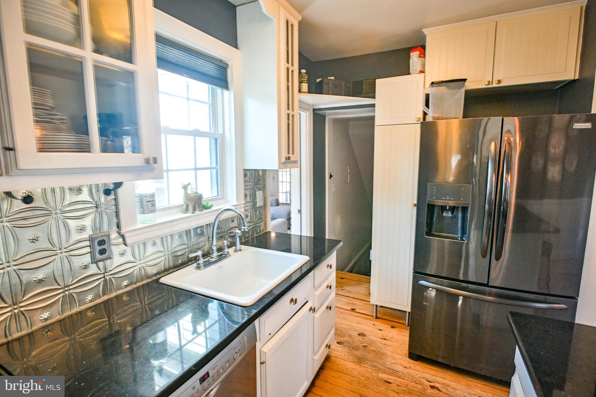 310 Weatherbee Road Towson, MD 21286 - Photo 18 of 55 Gourmet Kitchen