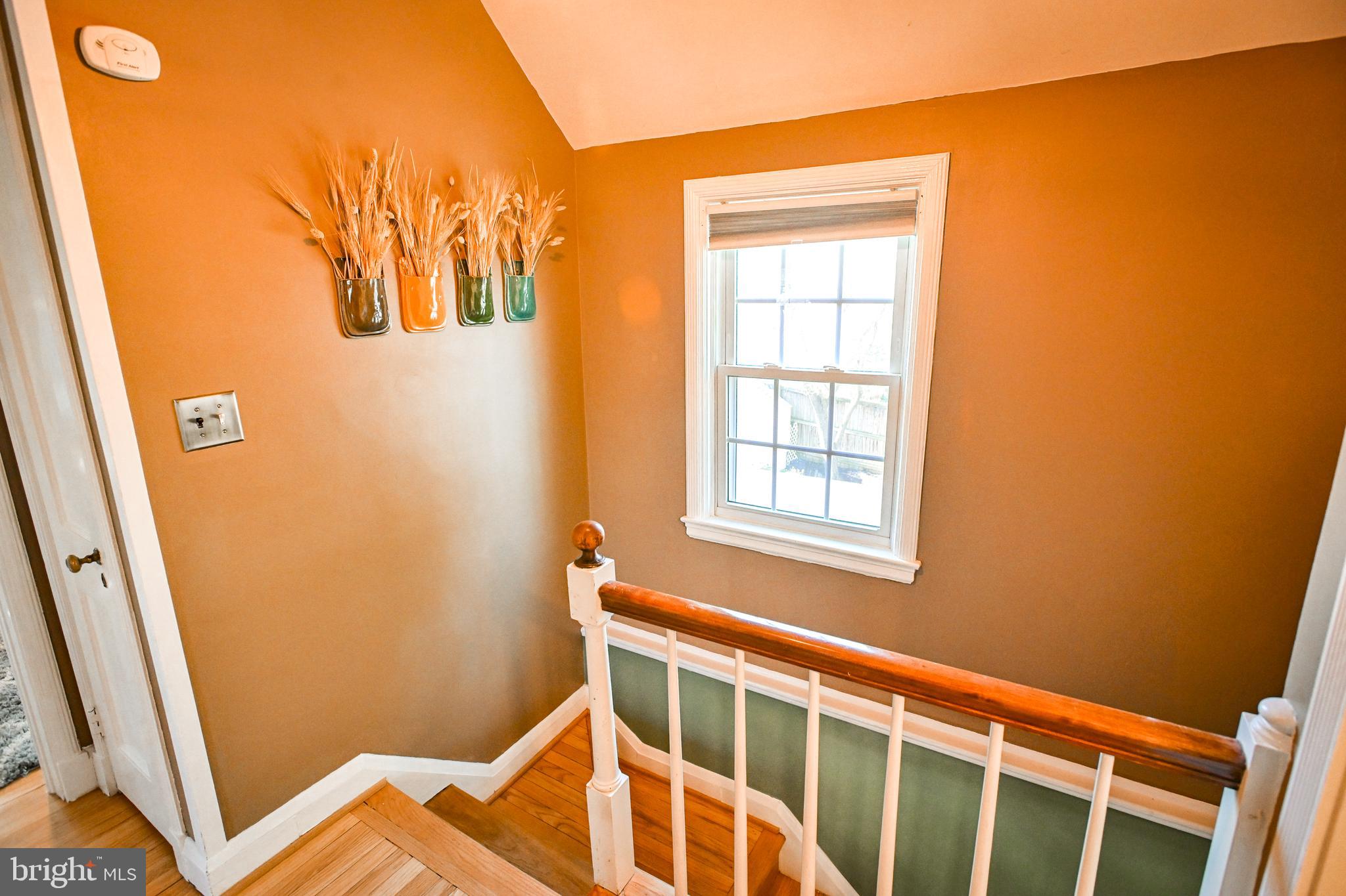 310 Weatherbee Road Towson, MD 21286 - Photo 26 of 55 2nd Floor Hallway