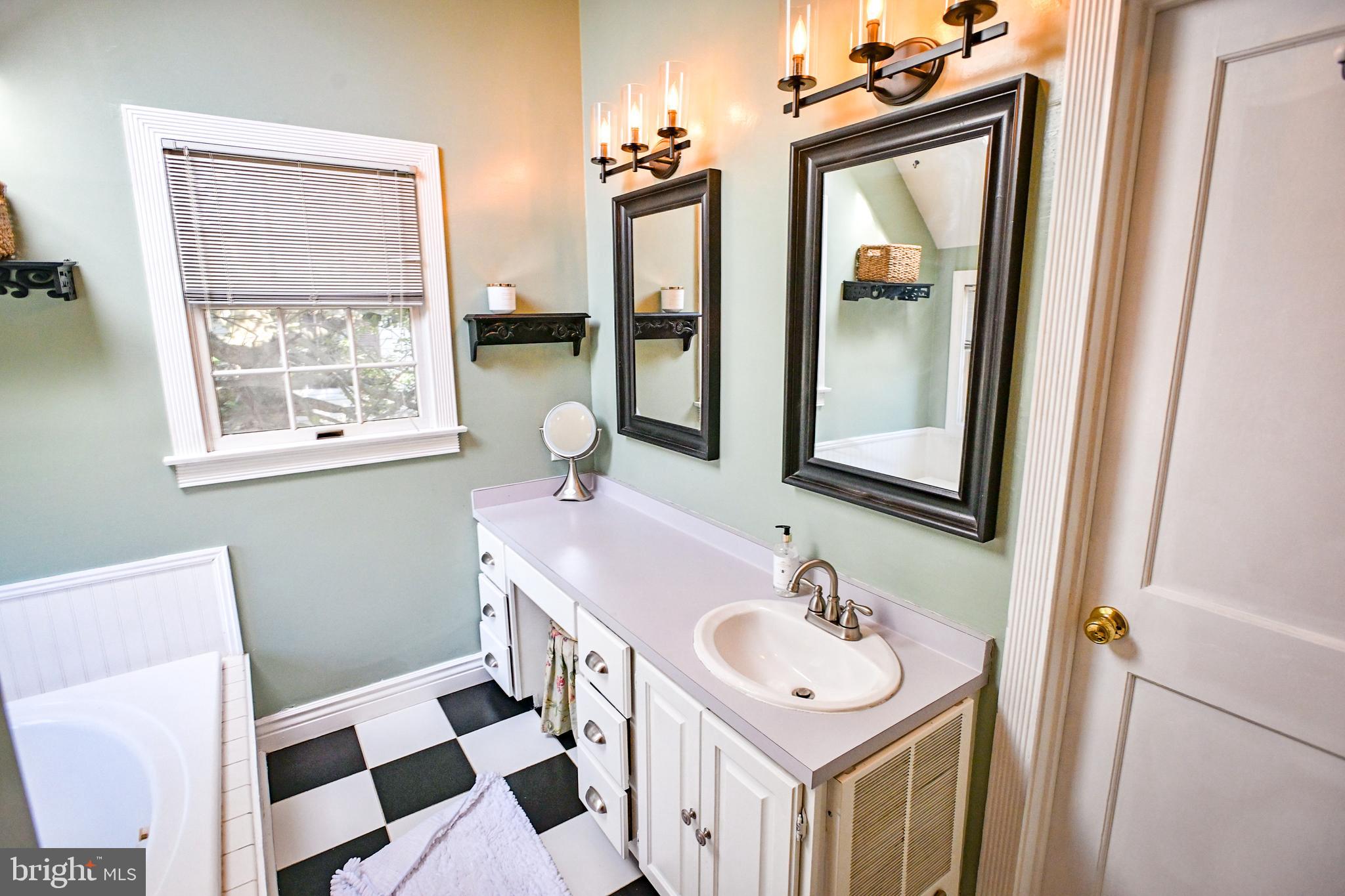 310 Weatherbee Road Towson, MD 21286 - Photo 31 of 55 Hall Bath