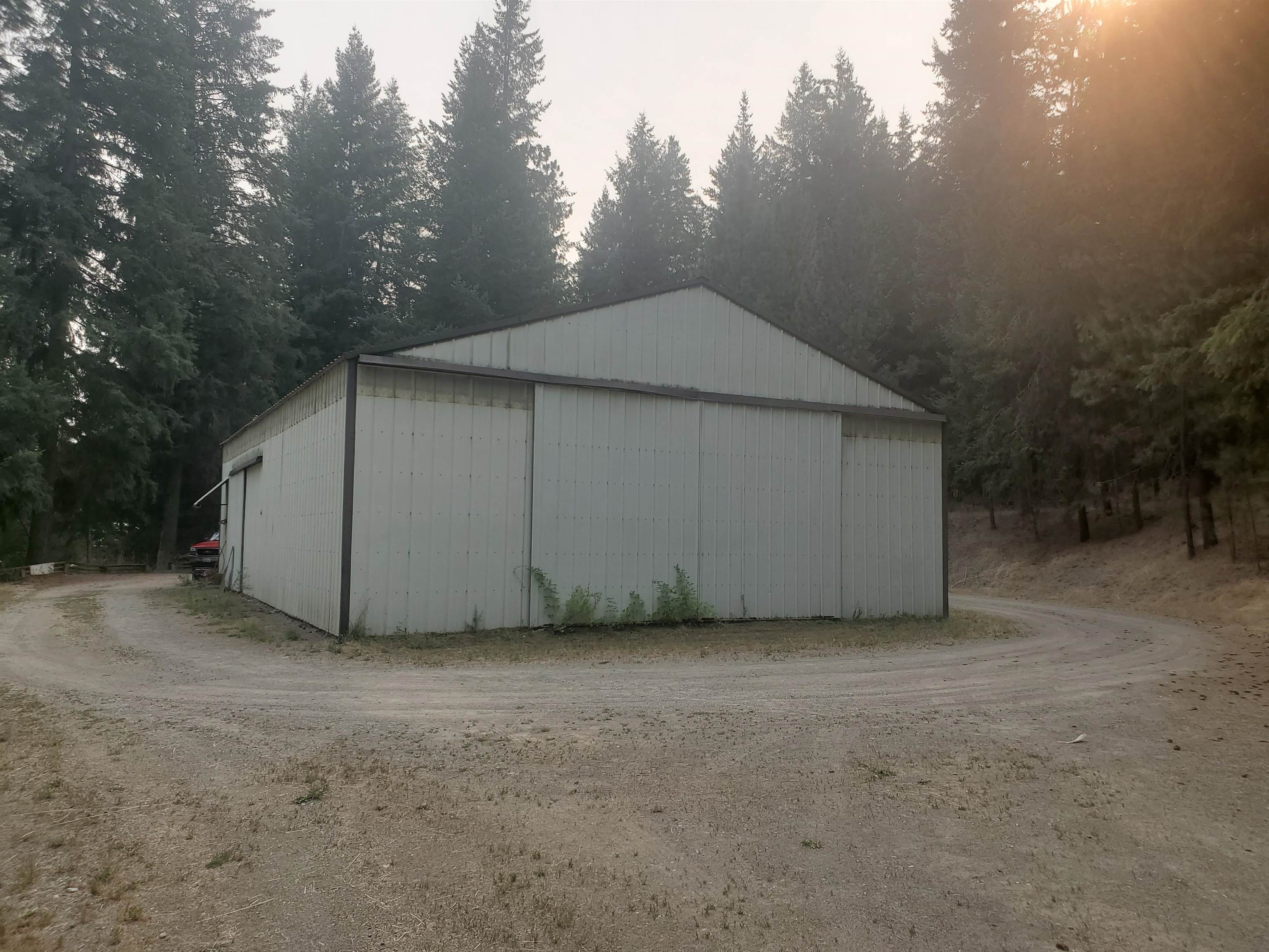 8521 North Starr Road Newman Lake, WA 99025 - Photo 12 of 38