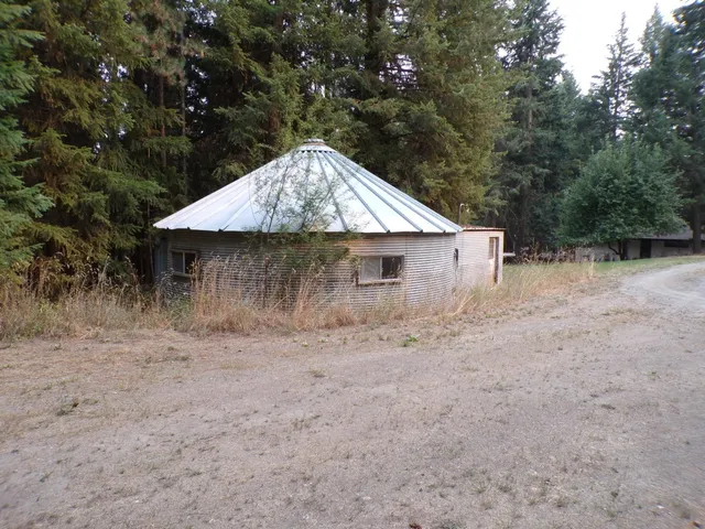 $800,000 | 8521 North Starr Road, Newman Lake, WA 99025