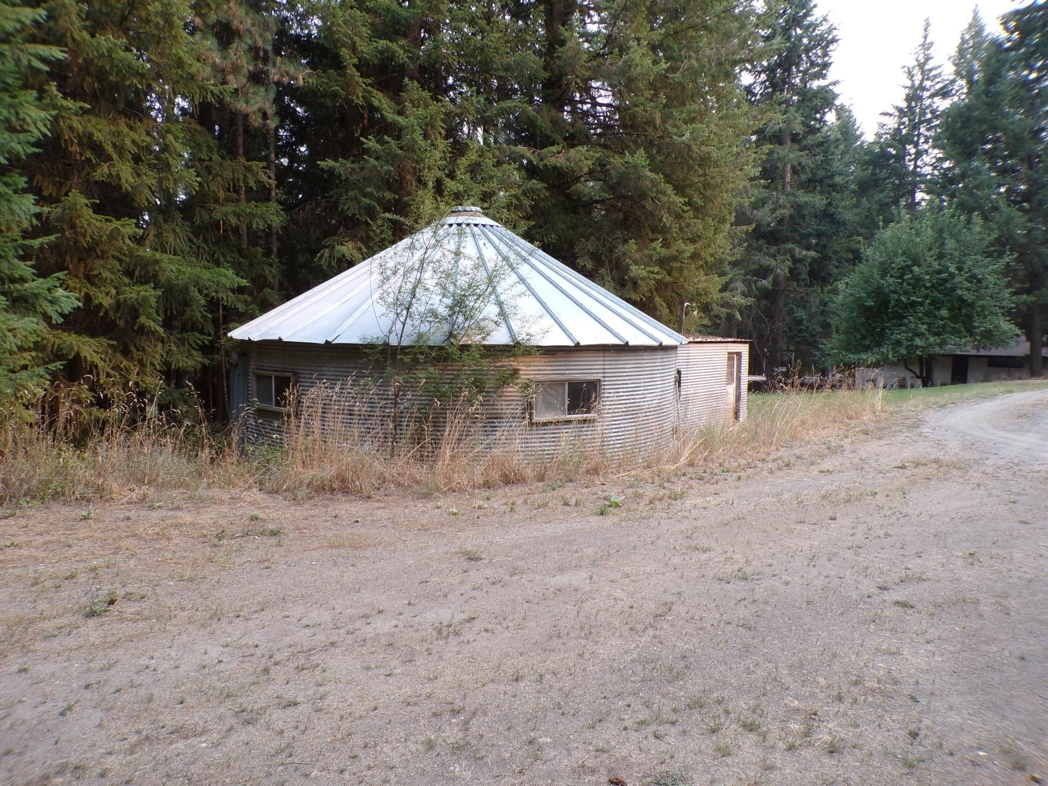 8521 North Starr Road Newman Lake, WA 99025 - Photo 15 of 38