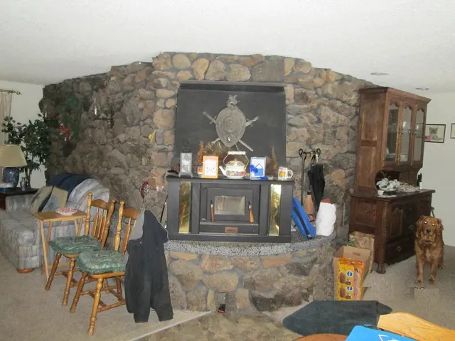 $800,000 | 8521 North Starr Road, Newman Lake, WA 99025