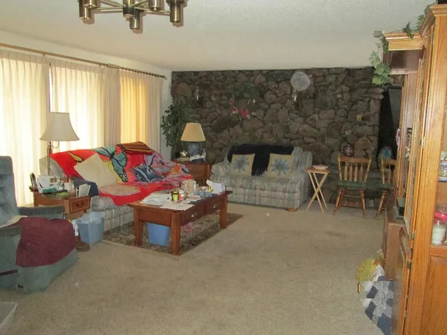 $800,000 | 8521 North Starr Road, Newman Lake, WA 99025