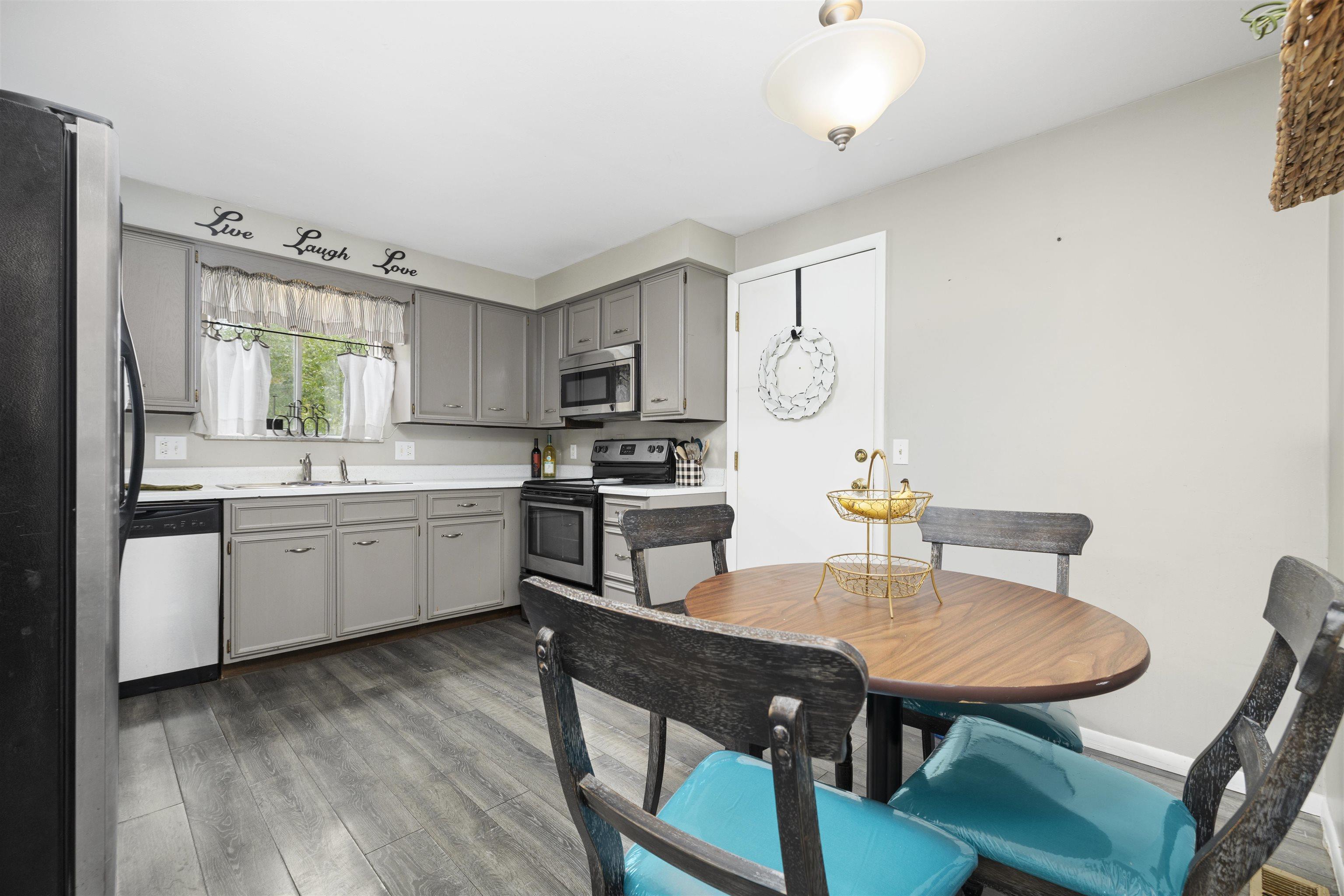 4010 Hobson Road Fort Wayne, IN 46815 - Photo 11 of 36