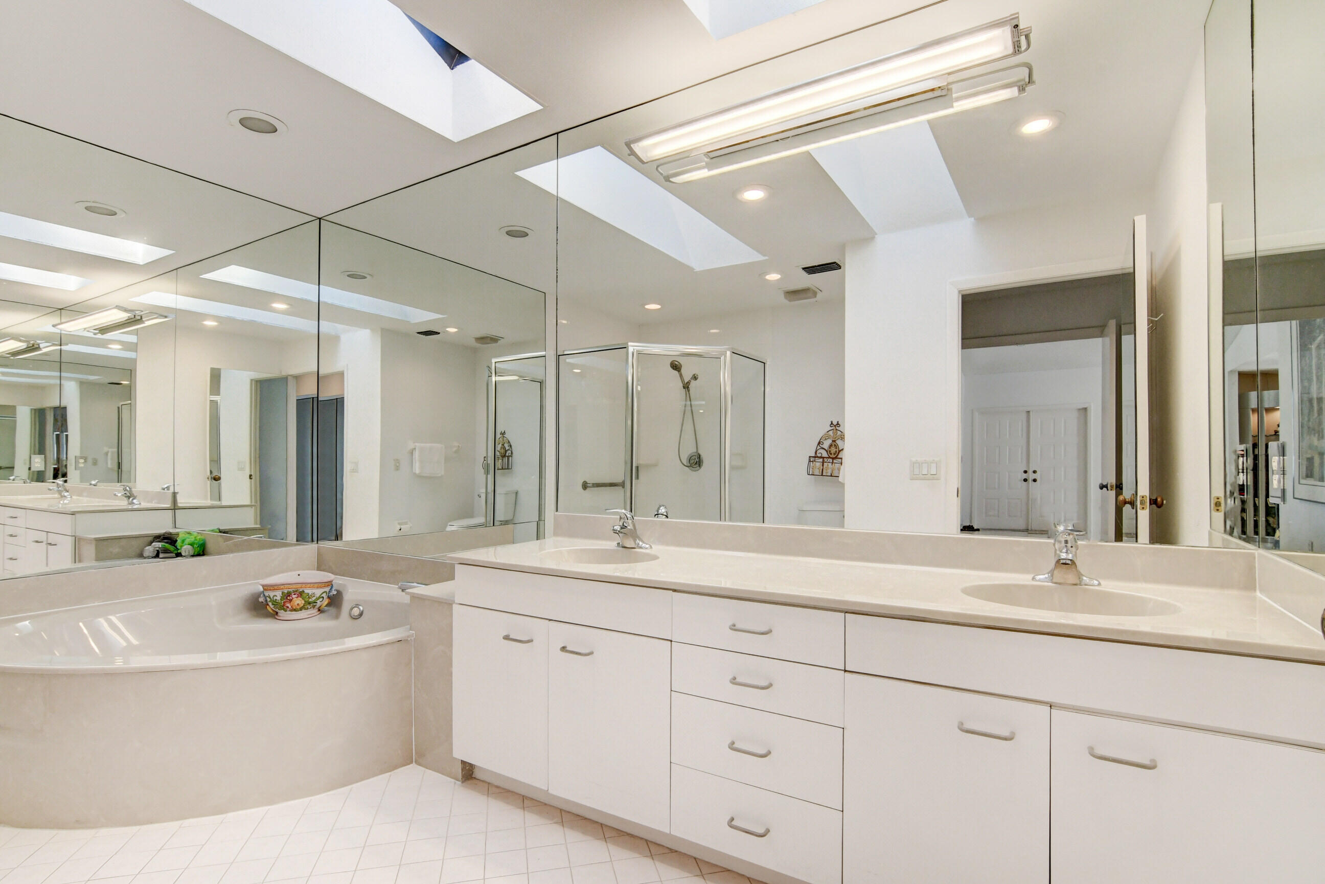 10263 Sunset Bend Drive Boca Raton, FL 33428 - Photo 25 of 97 masterbath
