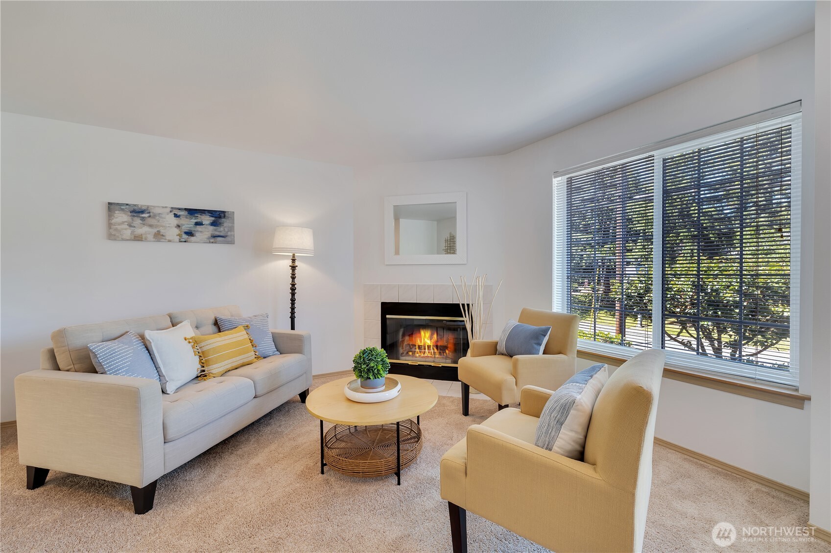 23317 Edmonds Way, Unit 3 Edmonds, WA 98026 - Photo 2 of 14 Gallery Image 2