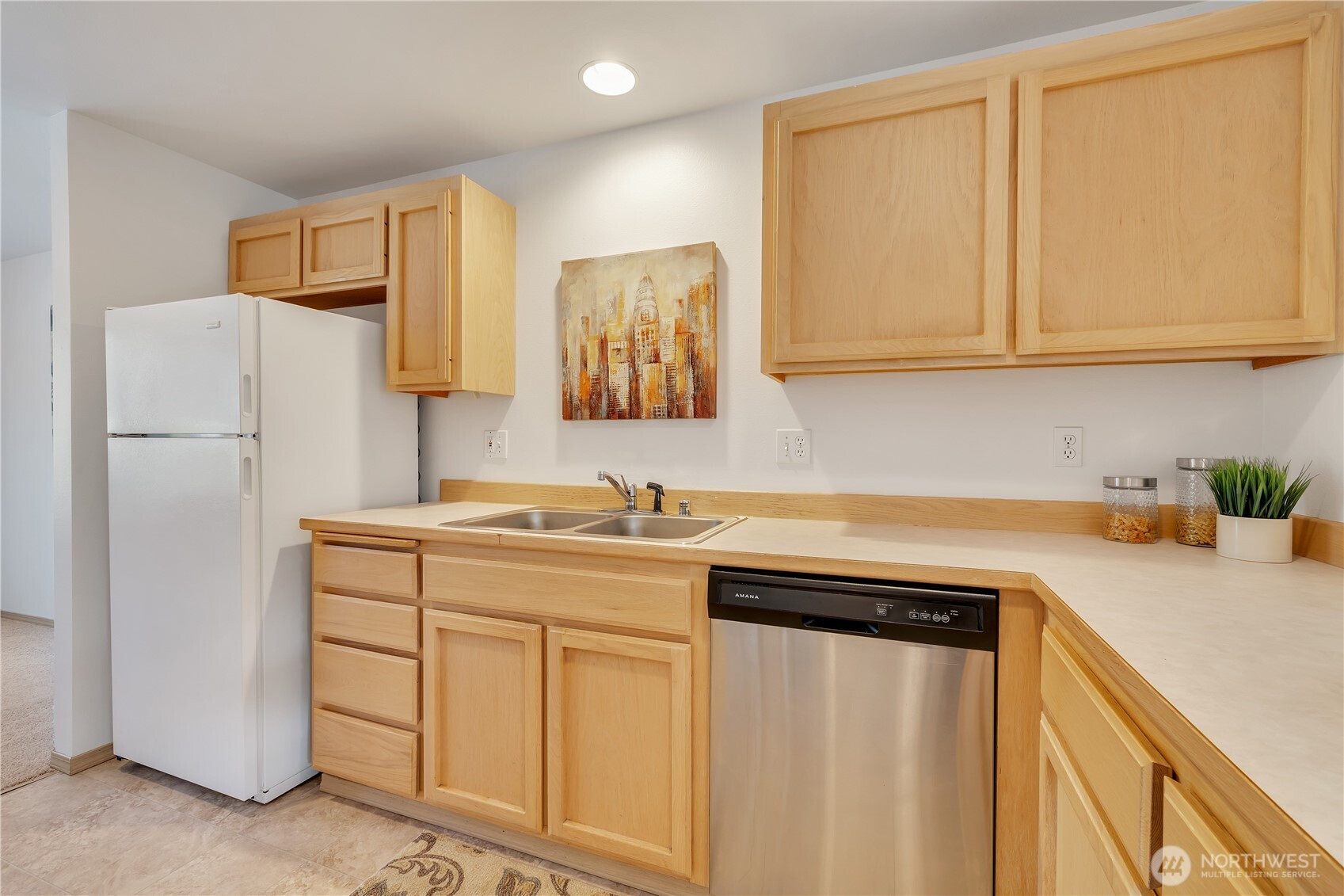 23317 Edmonds Way, Unit 3 Edmonds, WA 98026 - Photo 4 of 14 Gallery Image 4