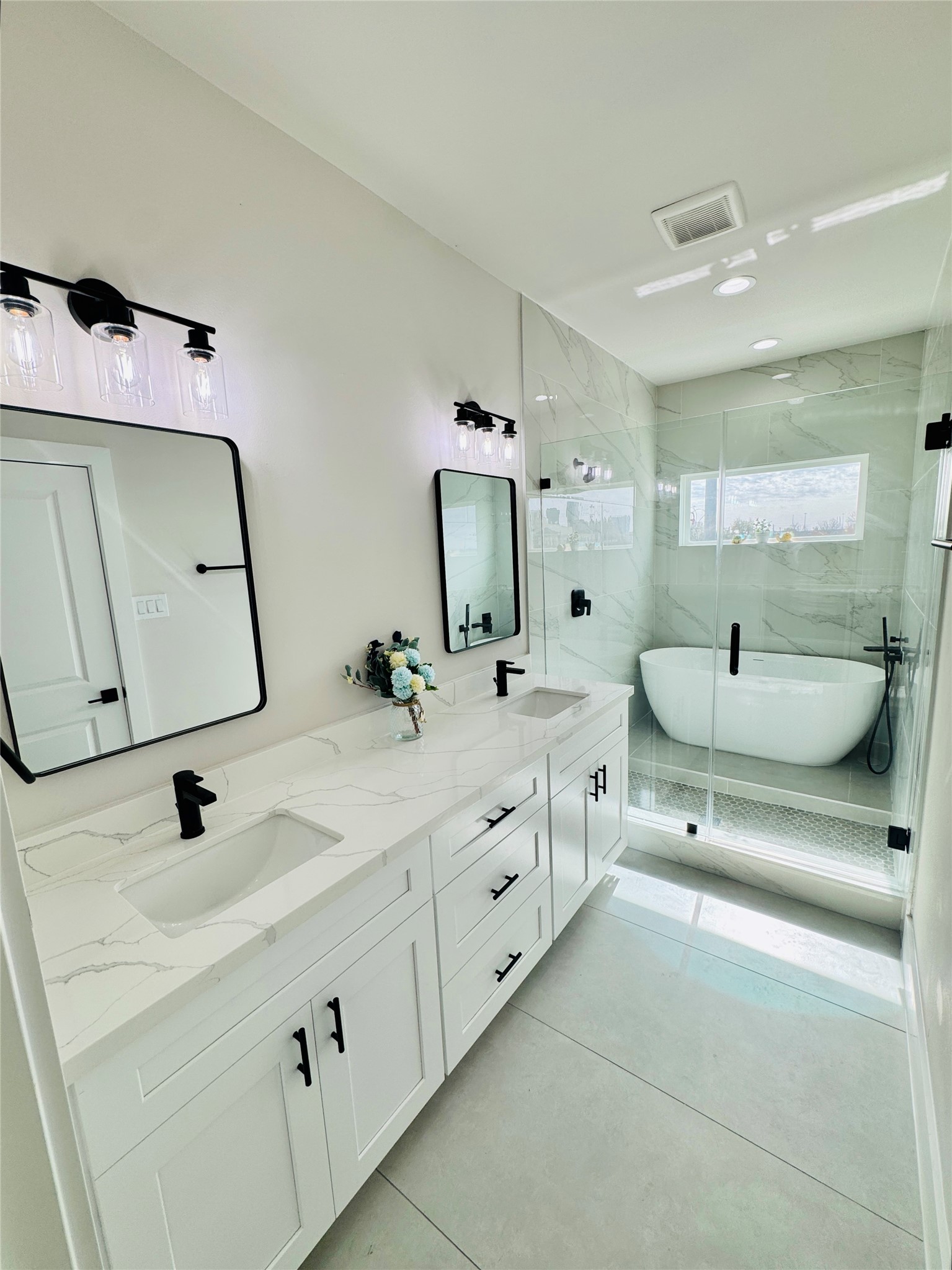 1805 Brooks Street Houston, TX 77026 - Photo 7 of 13