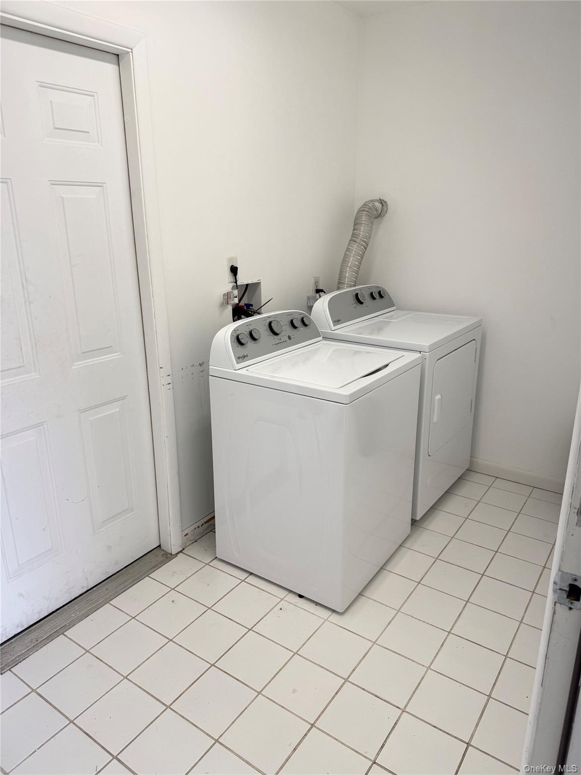 32 Sheridan Road, Unit 2 Babylon, NY 11702 - Photo 11 of 13