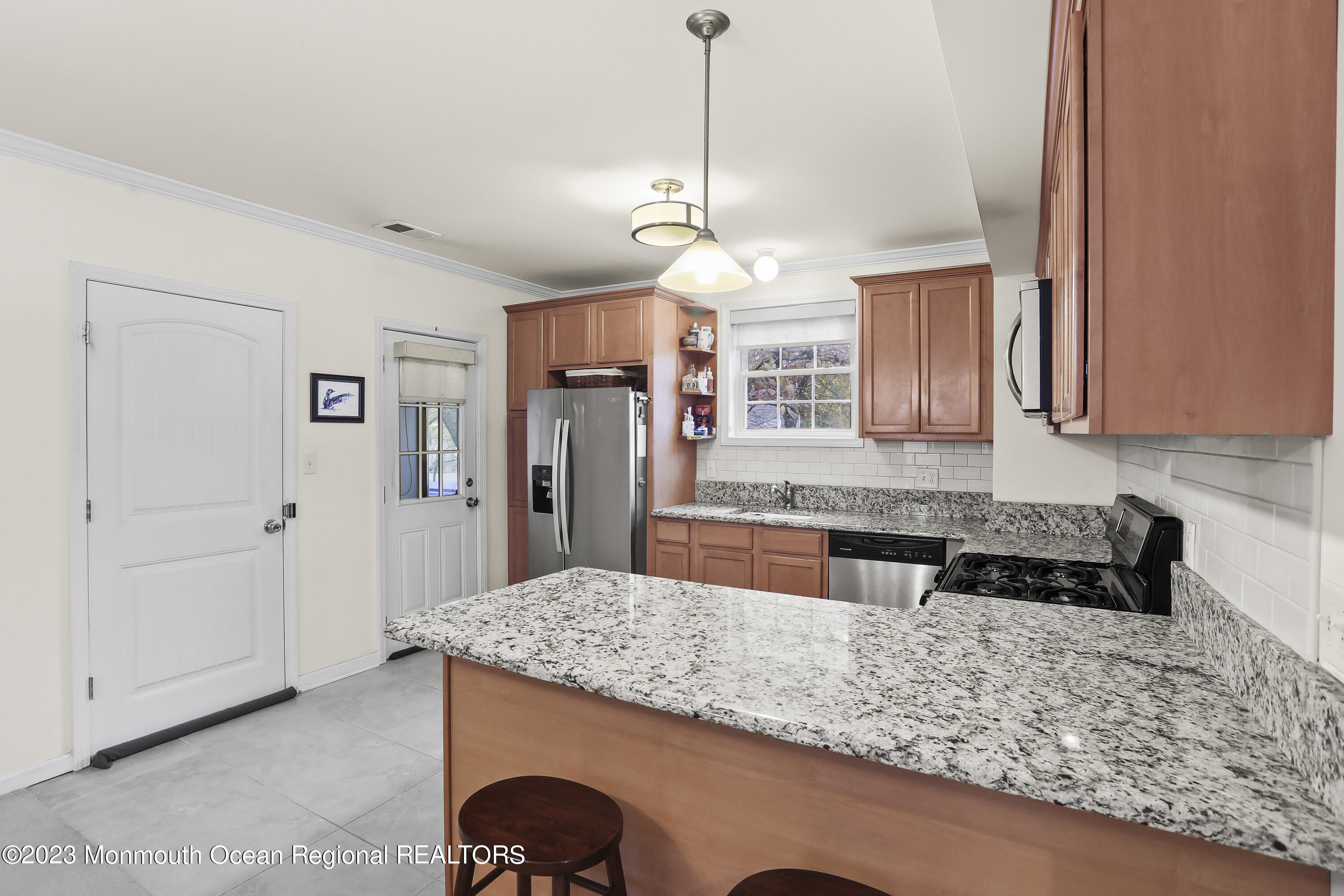 162 Chapel Hill Road Red Bank, NJ 07701 - Photo 17 of 41 5W5A1014