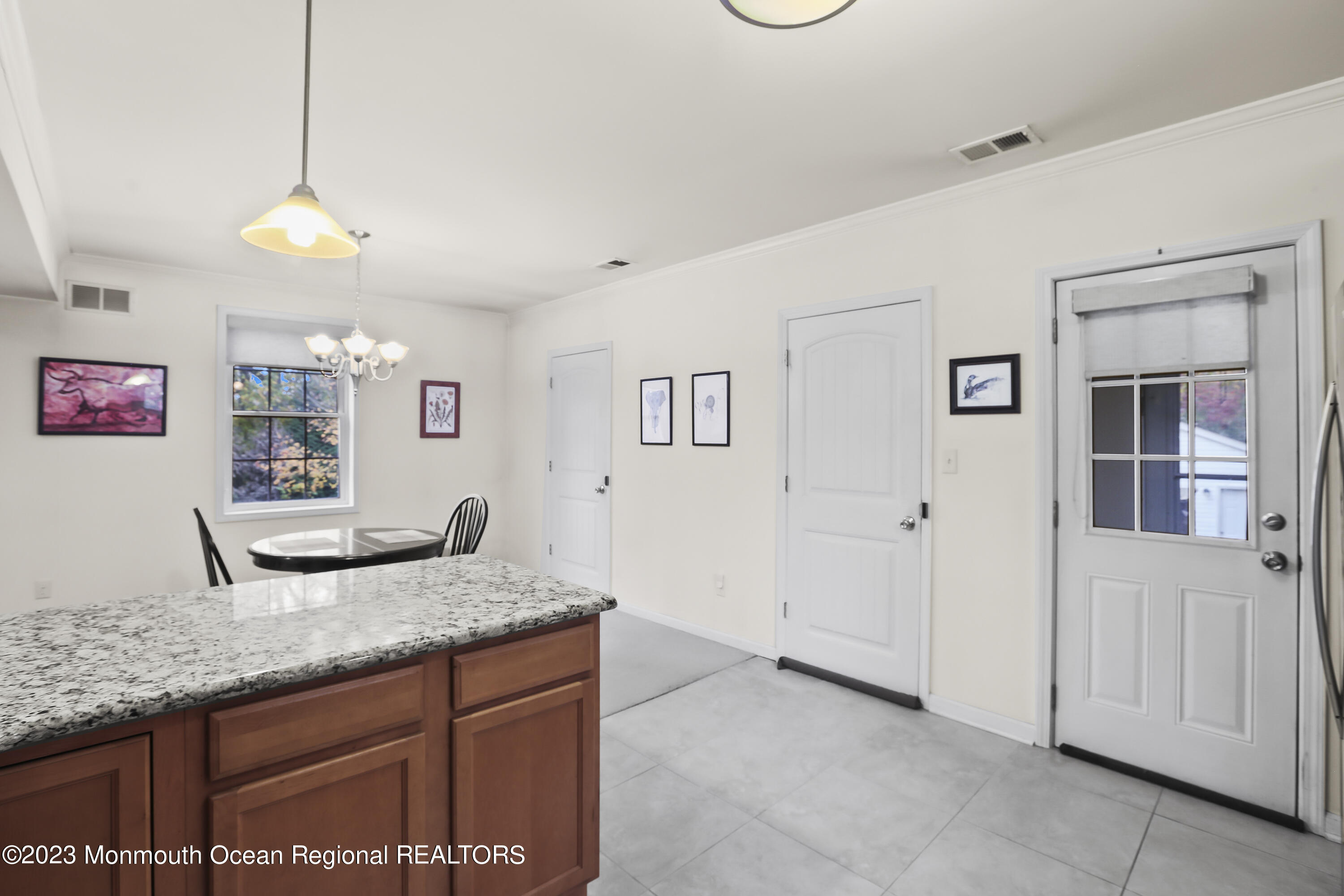 162 Chapel Hill Road Red Bank, NJ 07701 - Photo 18 of 41 5W5A1024
