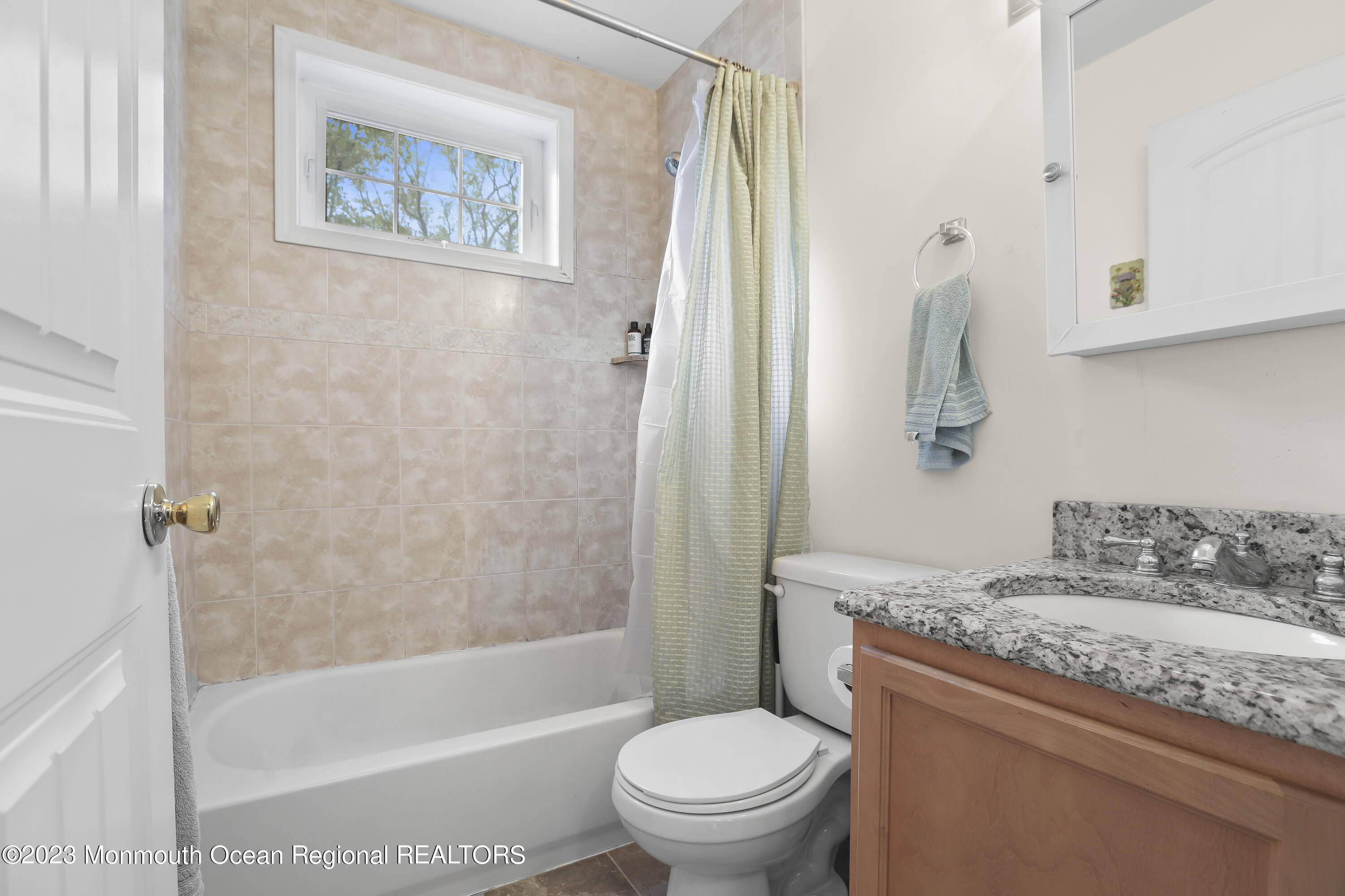 162 Chapel Hill Road Red Bank, NJ 07701 - Photo 25 of 41 5W5A1088