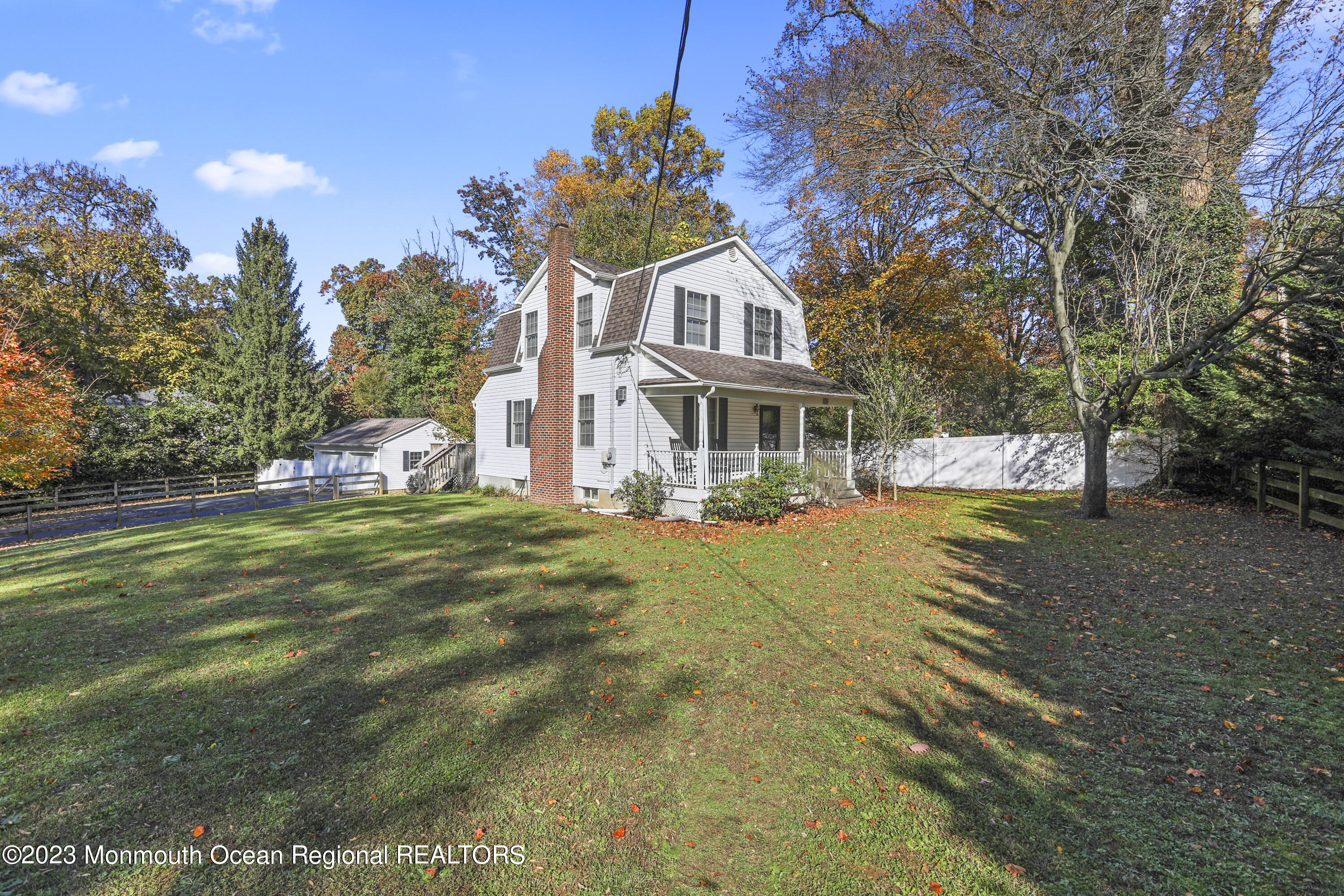 162 Chapel Hill Road Red Bank, NJ 07701 - Photo 3 of 41 5W5A8188