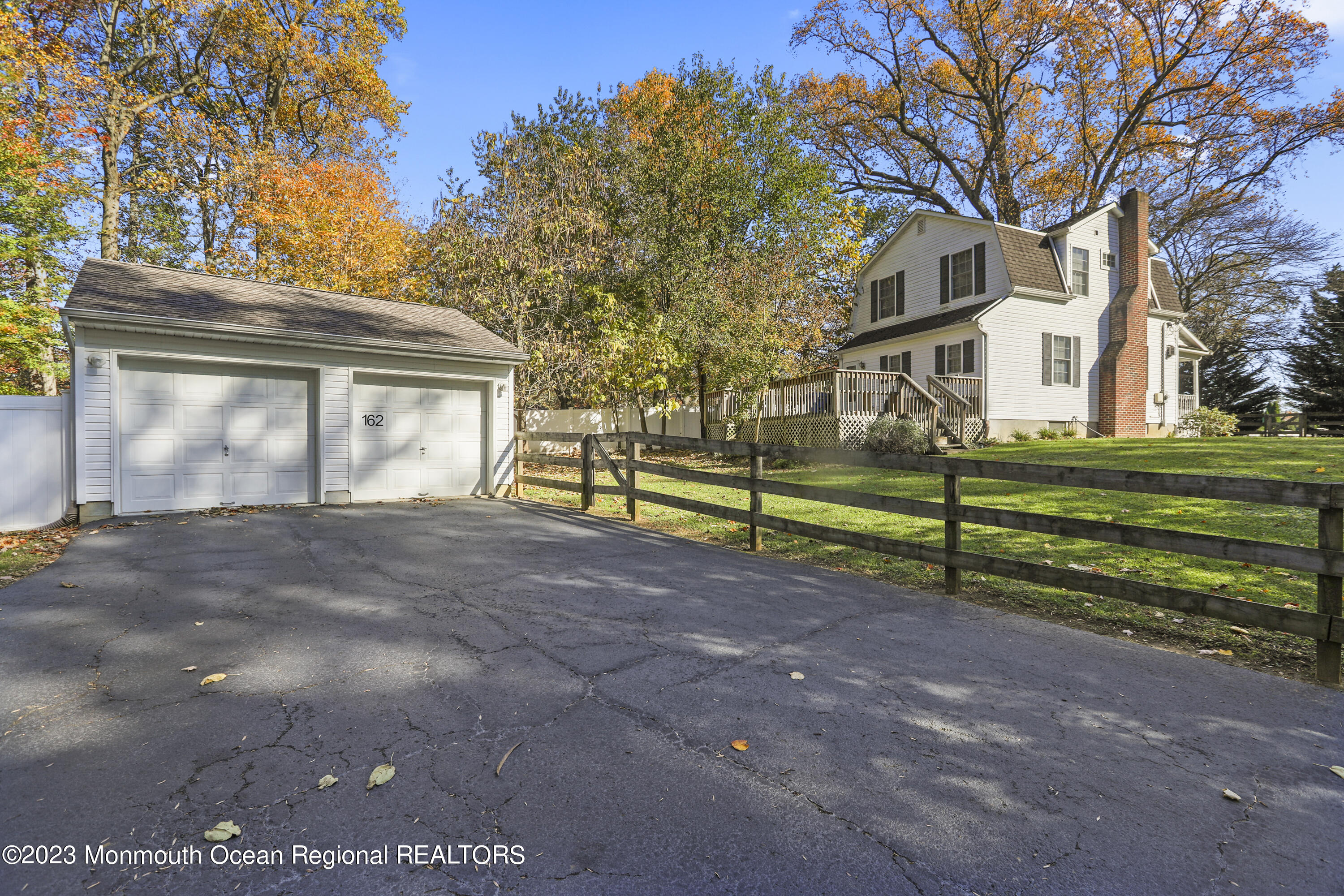 162 Chapel Hill Road Red Bank, NJ 07701 - Photo 4 of 41 5W5A8178