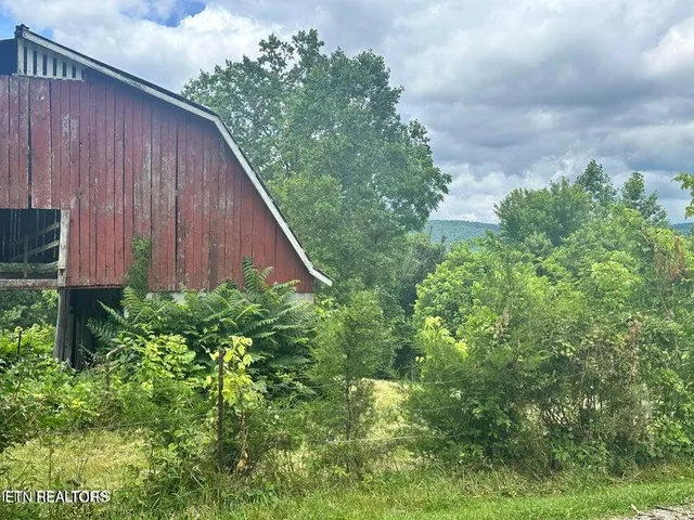 $475,000 | 1123 Pleasant Ridge Road, La Follette, TN 37766