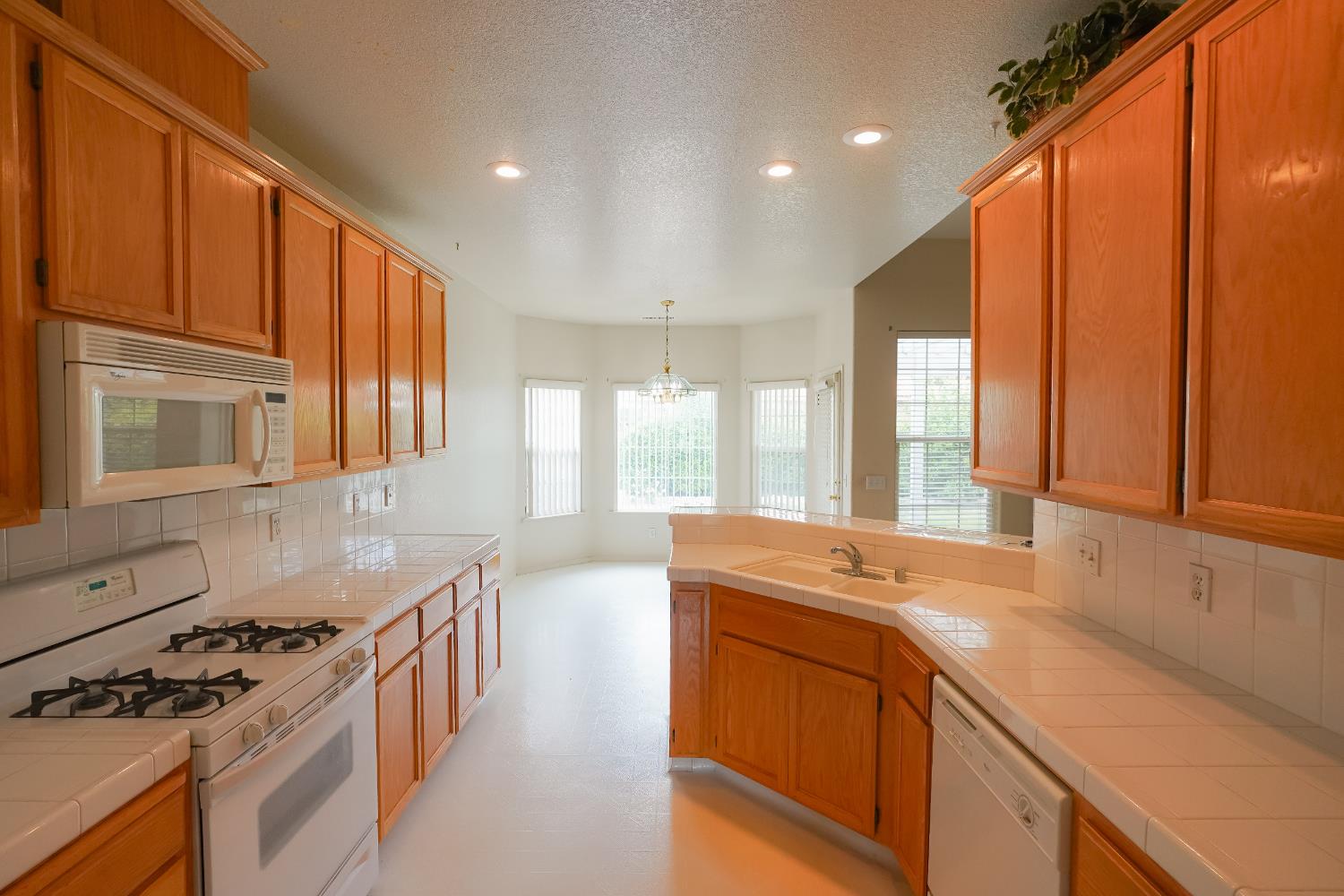 785 Kinglet Court Merced, CA 95340 - Photo 9 of 26