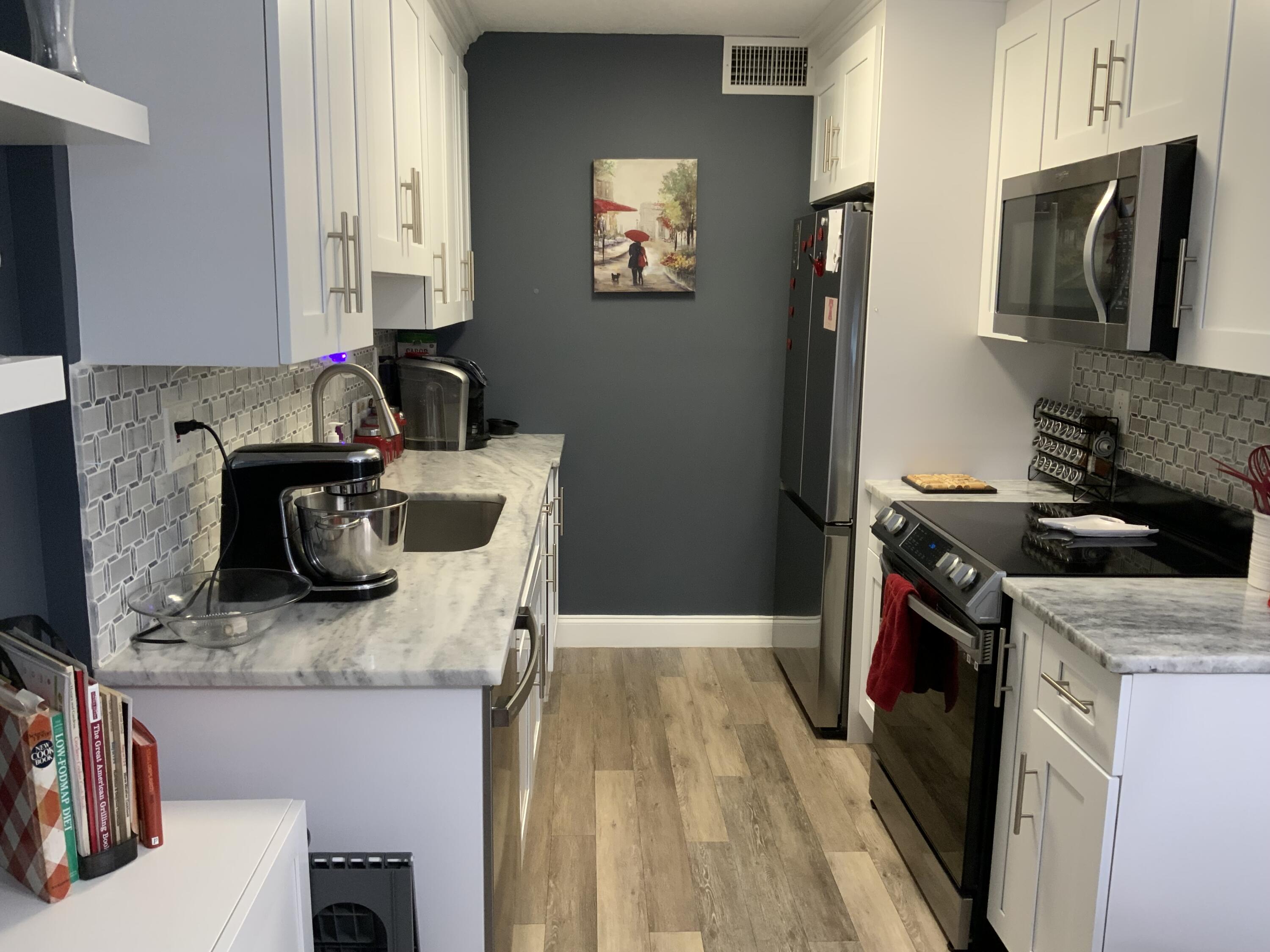 3038 Guilford C Boca Raton, FL 33434 - Photo 5 of 39 IMG_2175