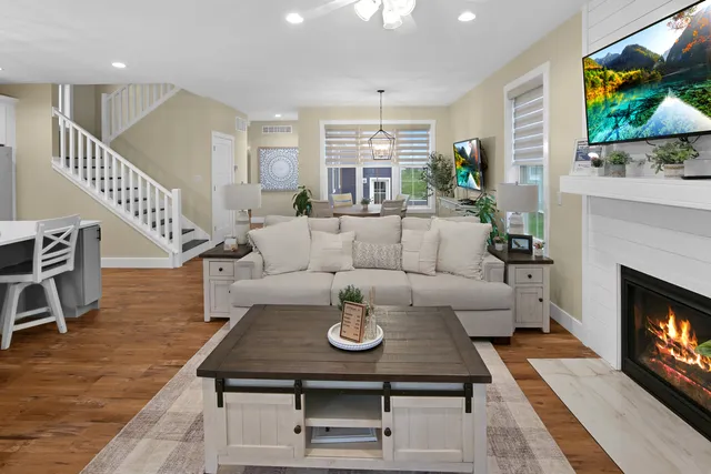 $615,000 | 7 Willow Way, Ottawa, IL 61350