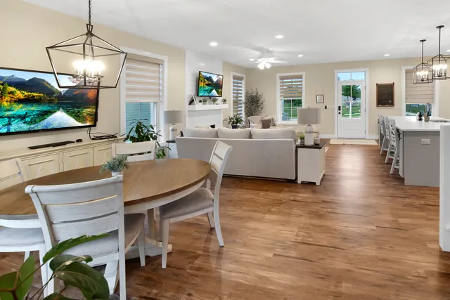 $615,000 | 7 Willow Way, Ottawa, IL 61350