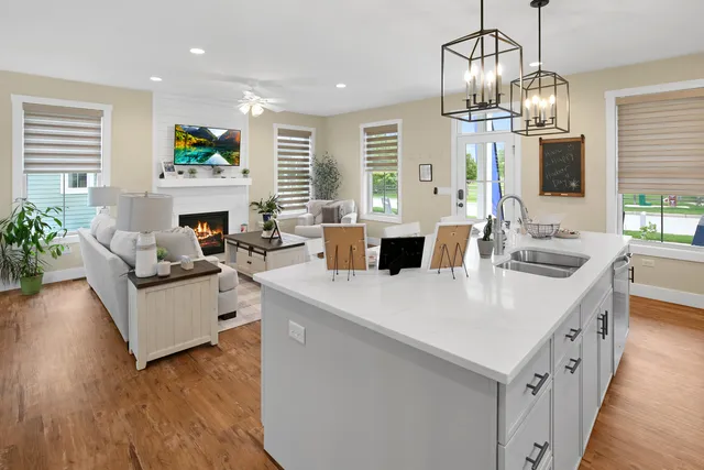 $615,000 | 7 Willow Way, Ottawa, IL 61350