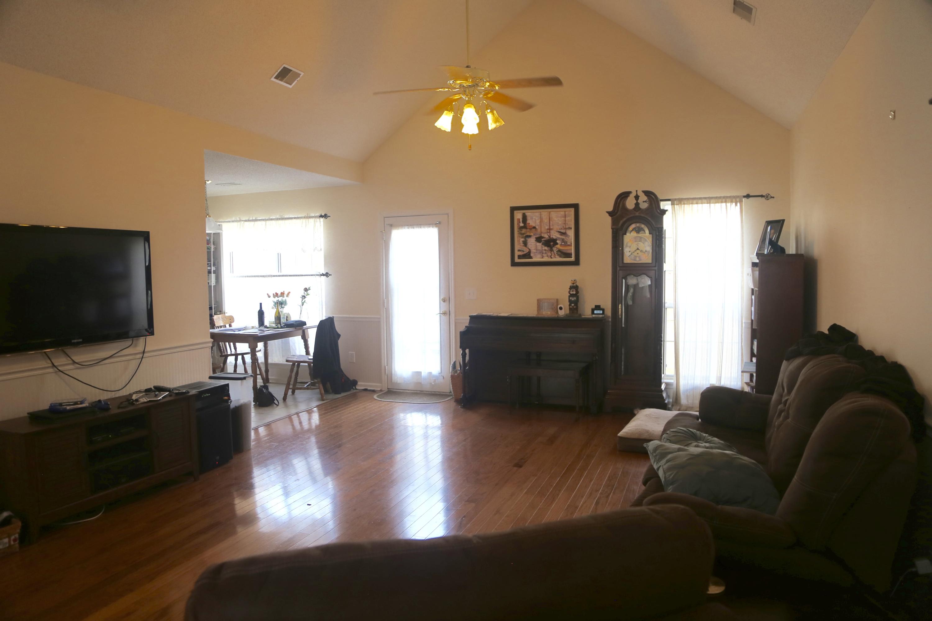 1325 Balcome Road Mount Pleasant, SC 29466 - Photo 3 of 15 Family Room