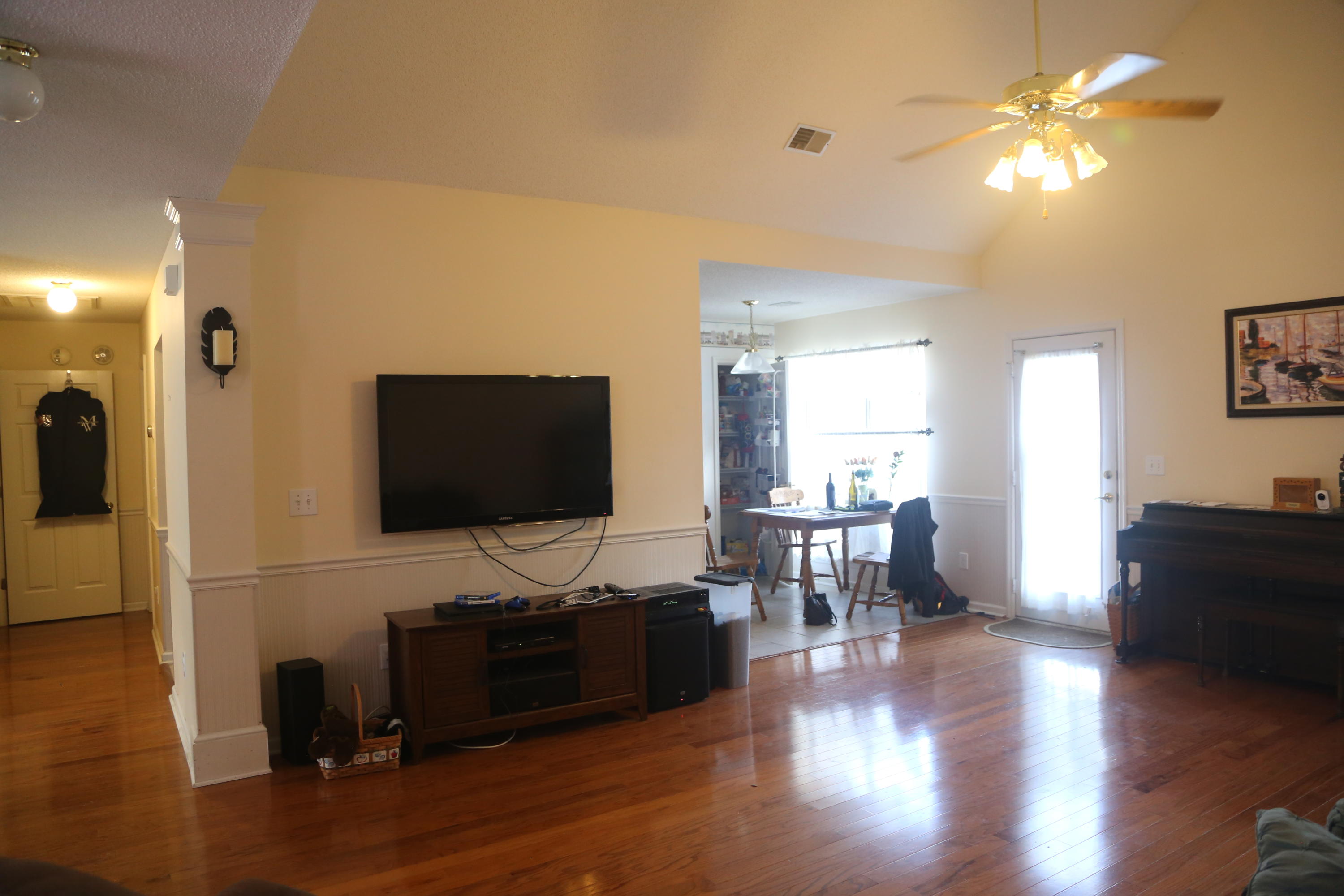 1325 Balcome Road Mount Pleasant, SC 29466 - Photo 4 of 15 Family Room into Breakfast Area