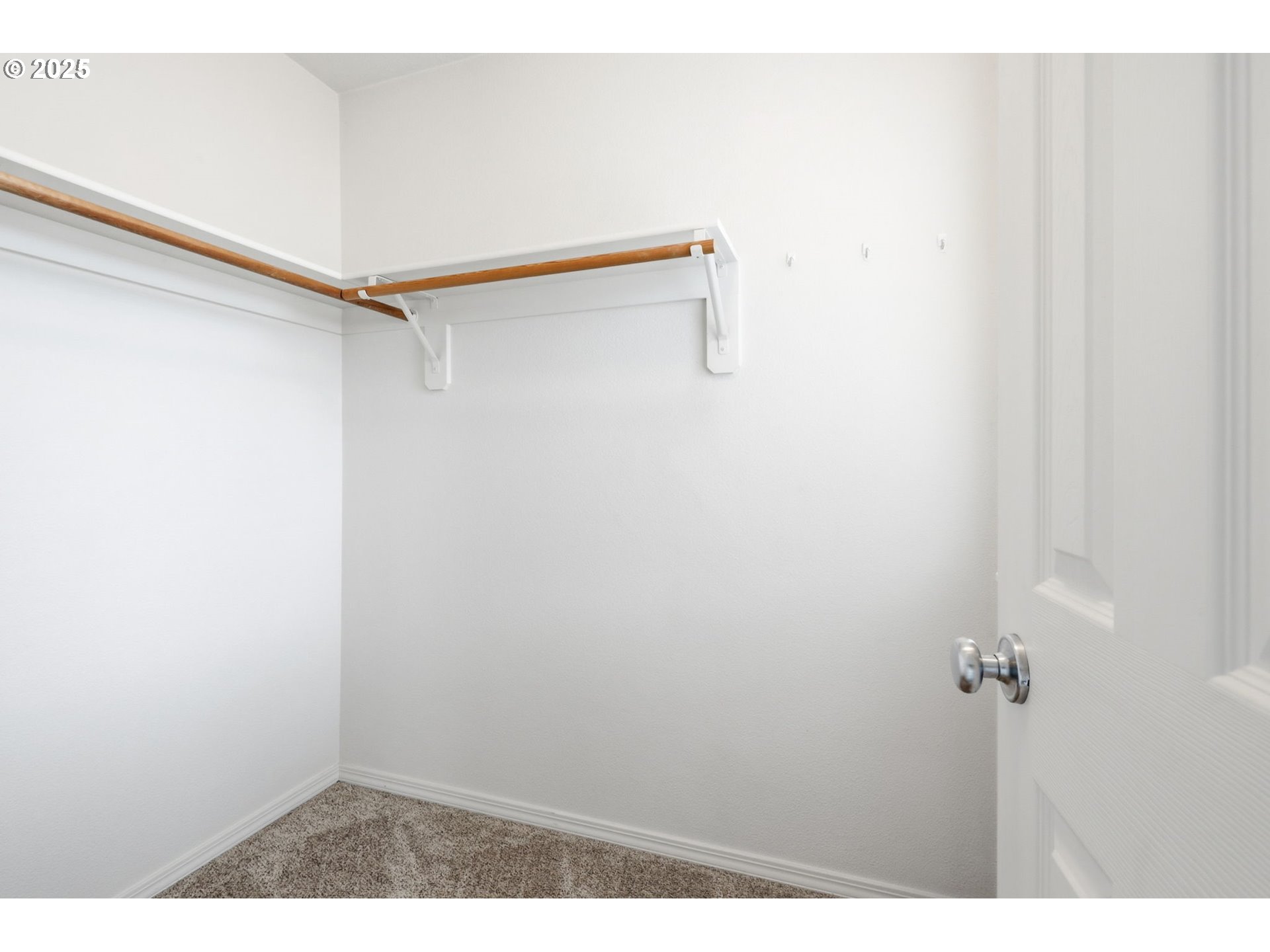 1706 Southwest 172nd Terrace Beaverton, OR 97003 - Photo 31 of 45 a view of small space with empty racks