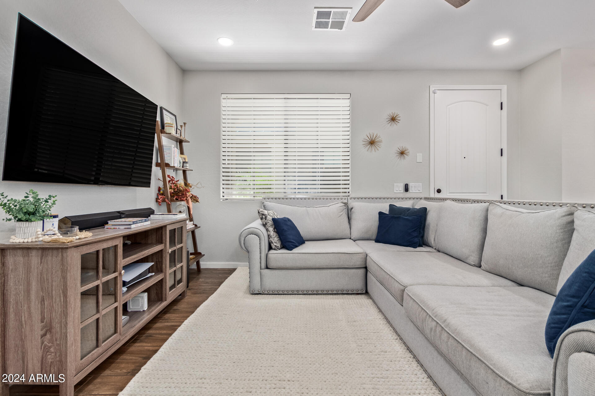 3900 East Baseline Road, Unit 171 Phoenix, AZ 85042 - Photo 2 of 27 Great room