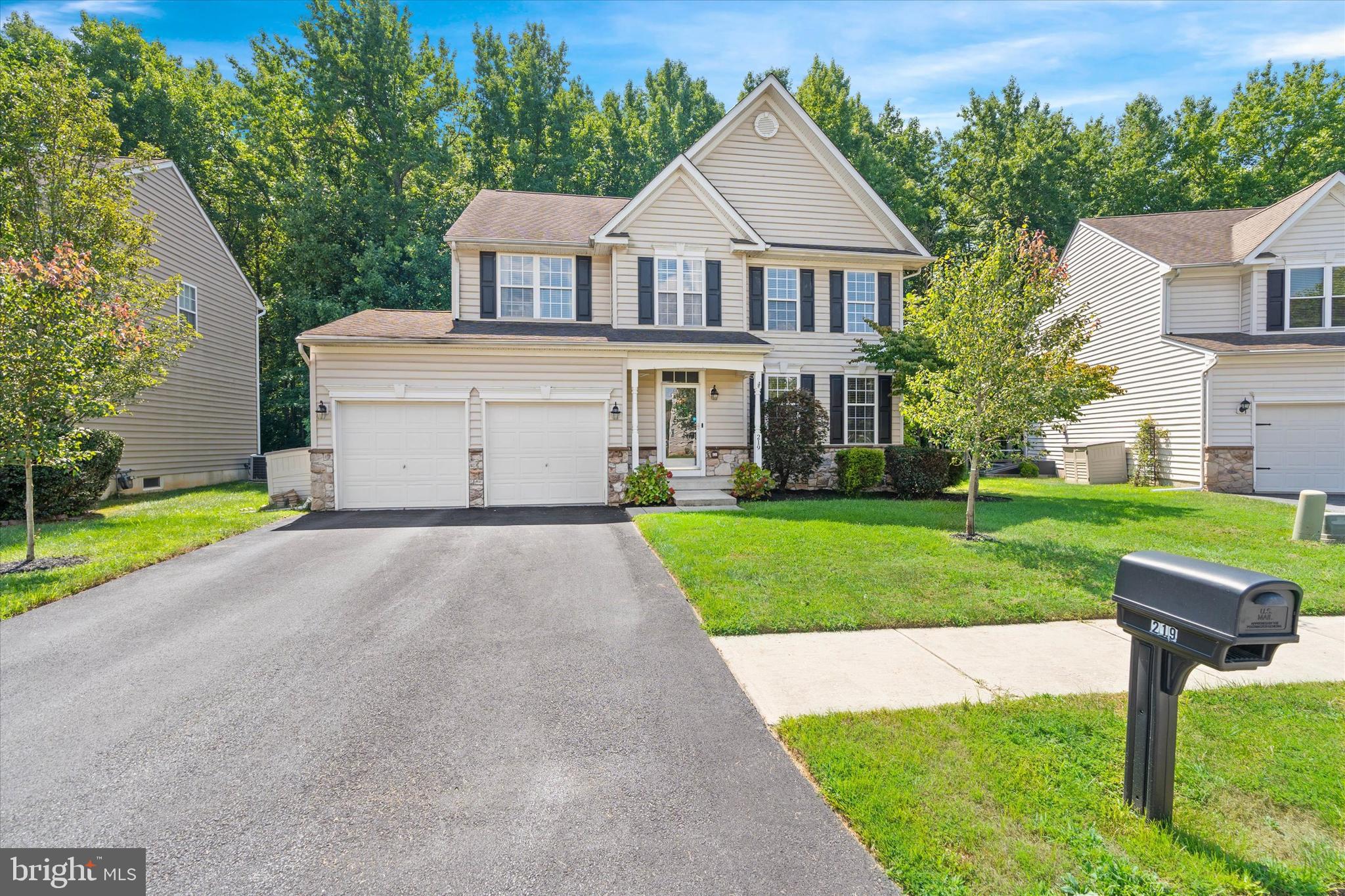 219 Foxglove Loop Bear, DE 19701 - Photo 2 of 41