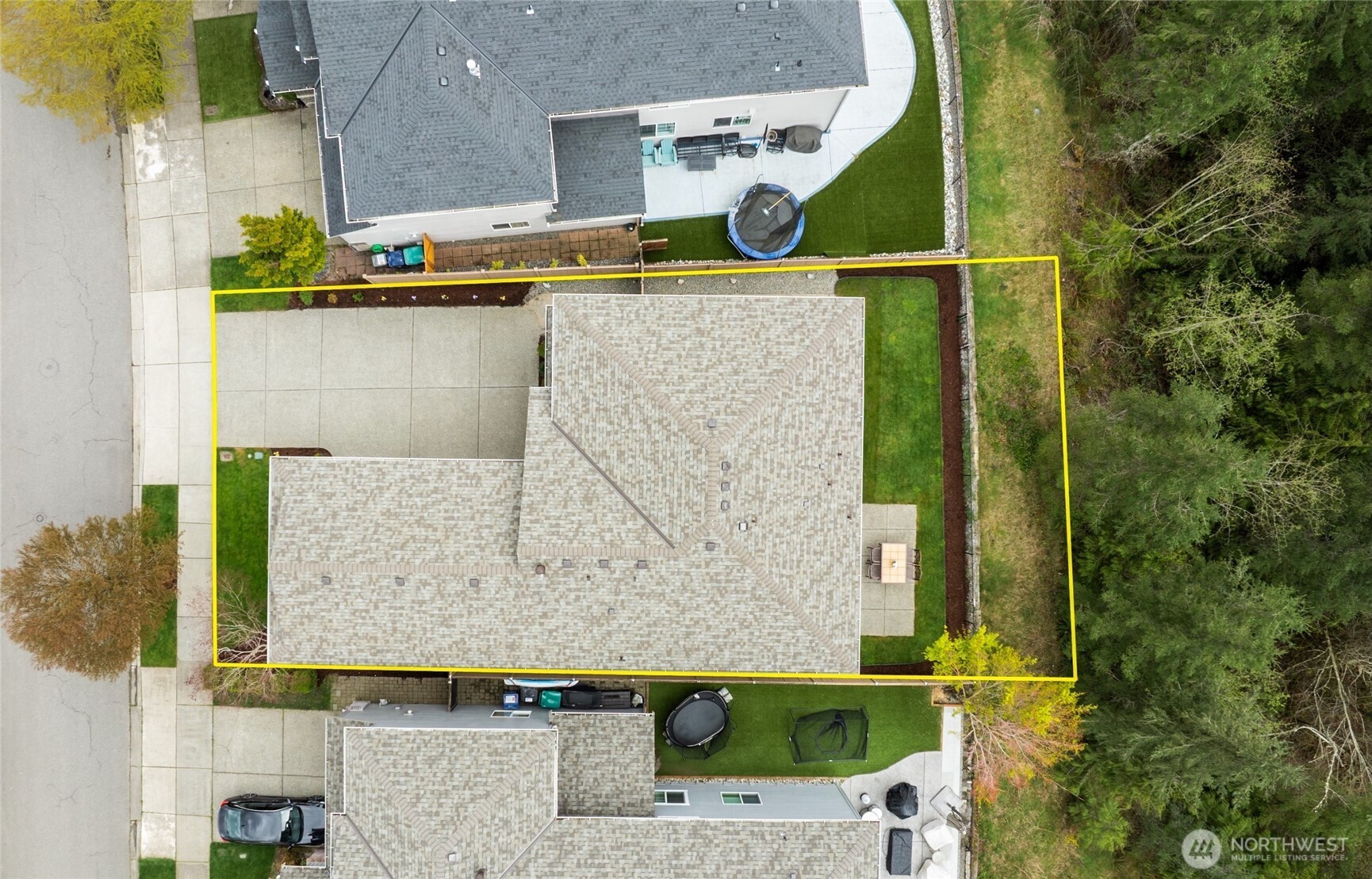 6701 West Crestview Loop Southeast Snoqualmie, WA 98065 - Photo 36 of 40 an aerial view of a house with a swimming pool