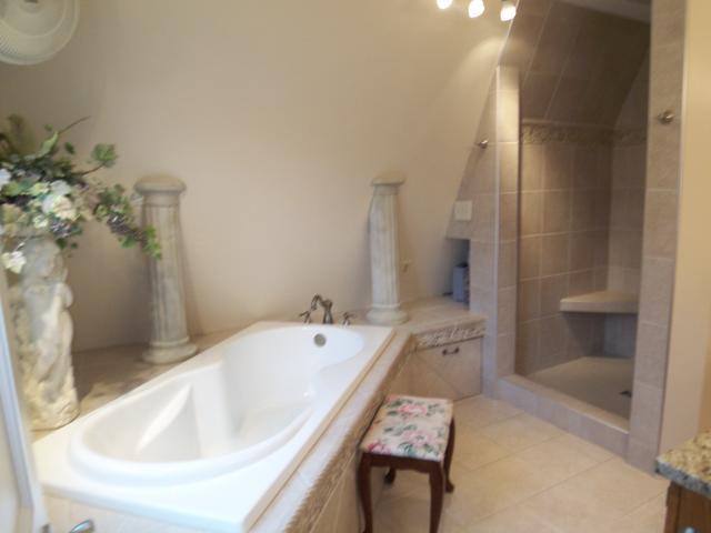8221 Sargent Road Indianapolis, IN 46256 - Photo 8 of 11 Gallery Image 8