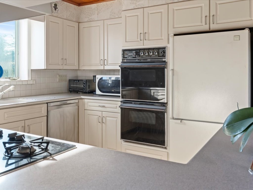 30 Timothy Drive Westerly, RI 02891 - Photo 20 of 47 Gallery Image 20