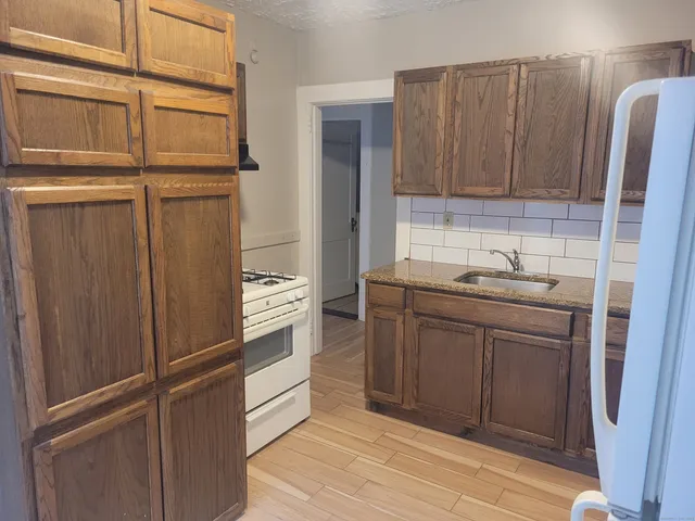$1,500 | 544 Franklin Avenue, Unit 2, Hartford, CT 06114
