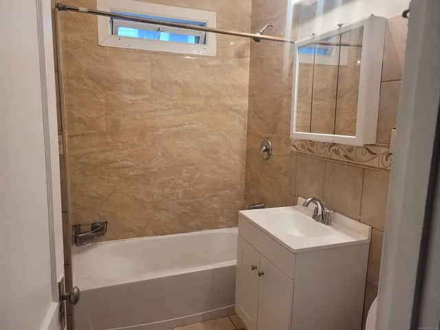 $1,500 | 544 Franklin Avenue, Unit 2, Hartford, CT 06114