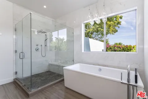 $4,195,000 | 3728 South Barrington Avenue, Los Angeles, CA 90066