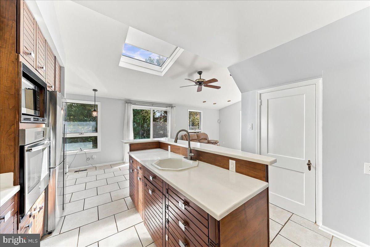 305 Steel Road Havertown, PA 19083 - Photo 13 of 34 Gallery Image 13